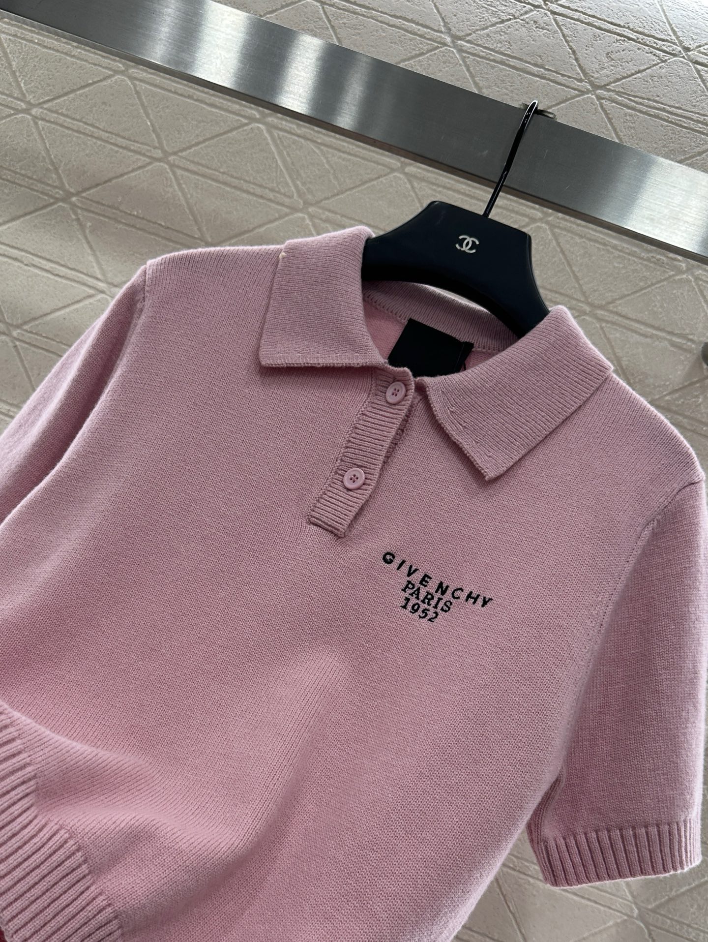 ♥Givench*♥2025新品上架 半开襟翻领针织上衣定制YB羊绒纱线织造 质感高级 舒适柔软 翻领正