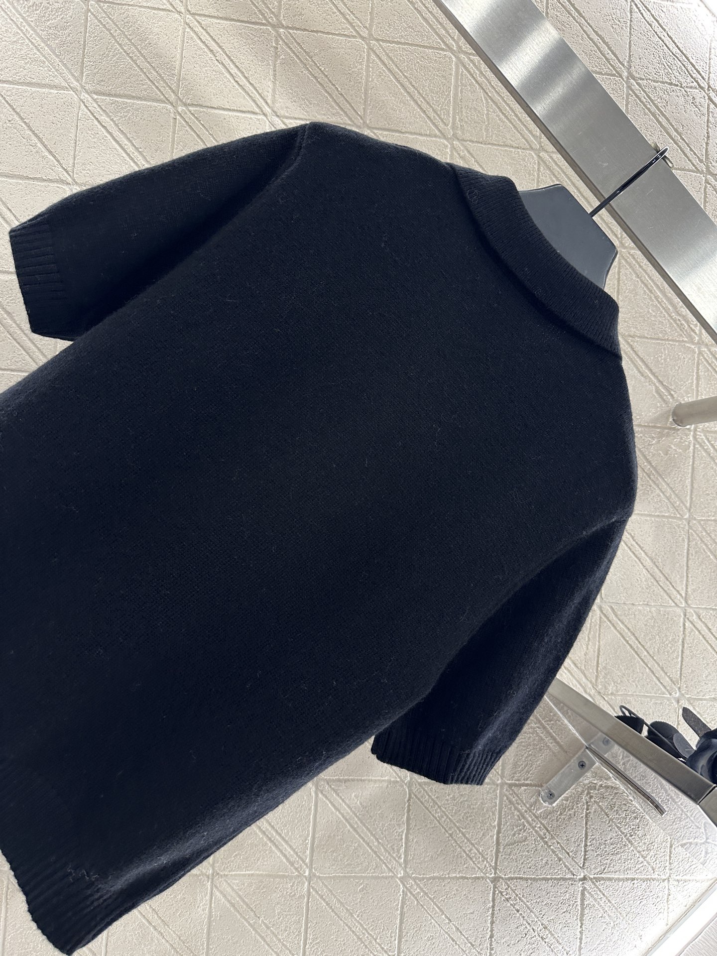 ♥Givench*♥2025新品上架 半开襟翻领针织上衣定制YB羊绒纱线织造 质感高级 舒适柔软 翻领正