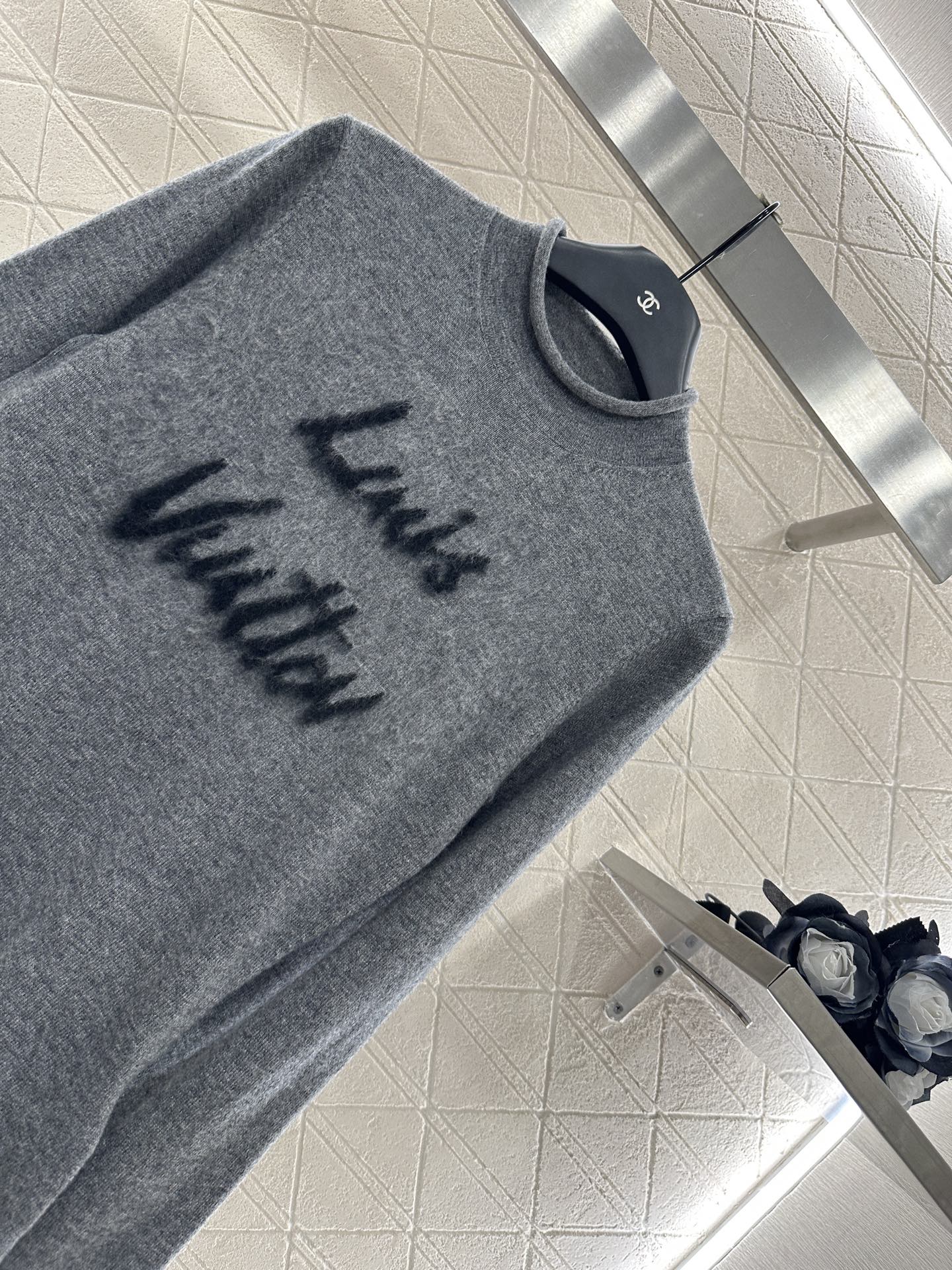 ♥Louis Vuitto*♥2025新品上架 字母针织长袖上衣定制YB羊绒羊毛纱线织造 质感高级 舒适