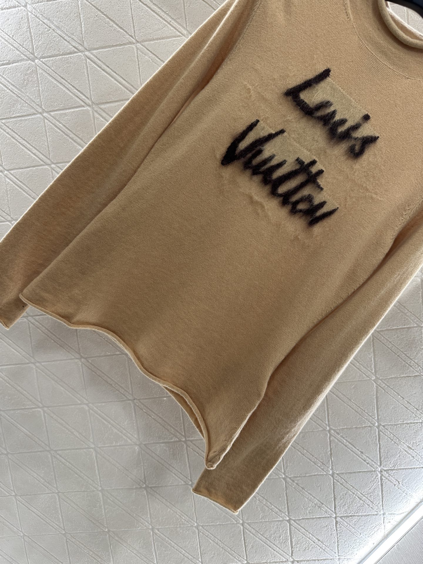 ♥Louis Vuitto*♥2025新品上架 字母针织长袖上衣定制YB羊绒羊毛纱线织造 质感高级 舒适