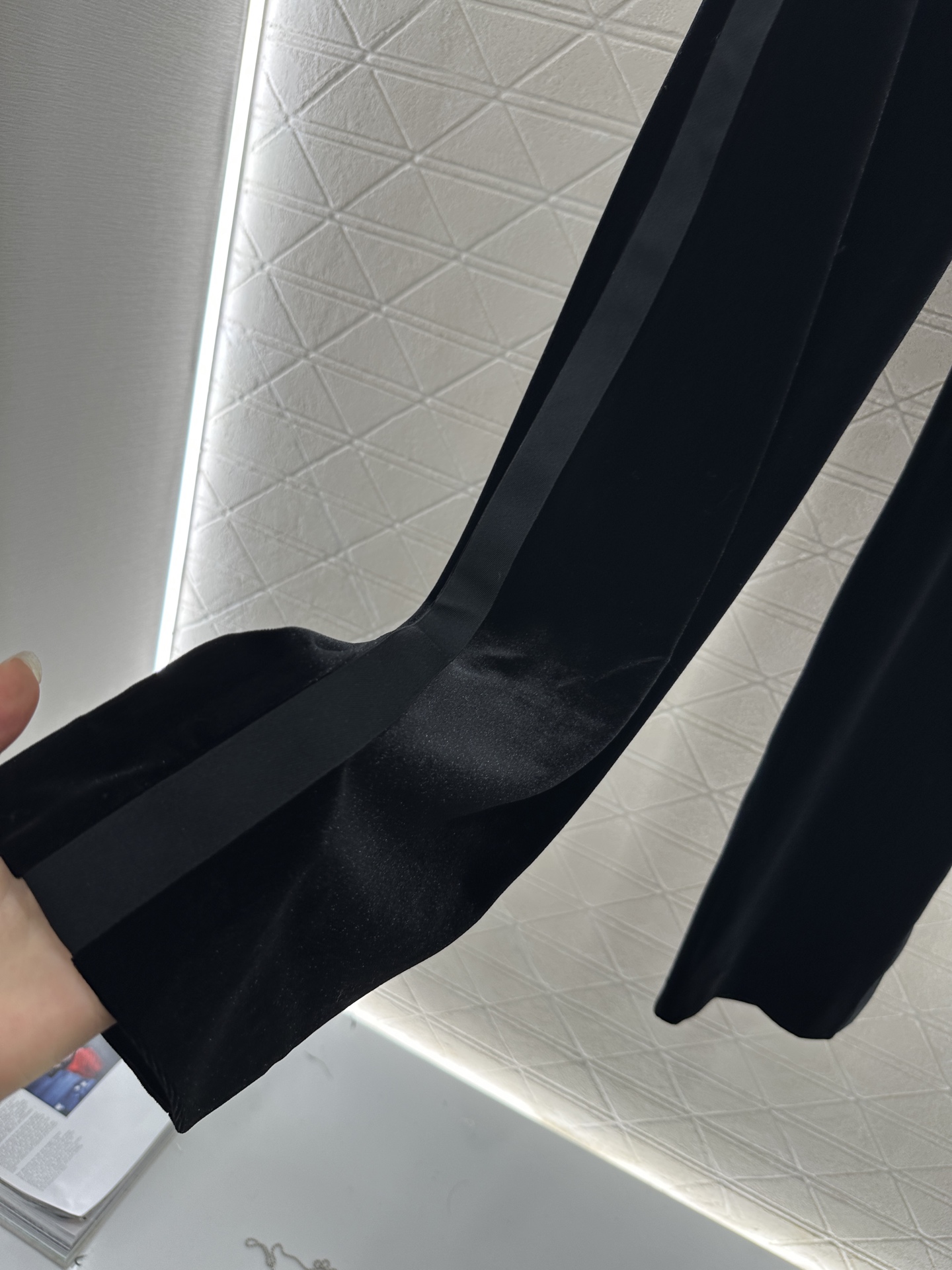 ♥Dio*♥2025新品上架 织带丝绒直筒长裤定制YB进口丝绒材质 质感光泽 穿搭舒适 直筒长裤版型 修