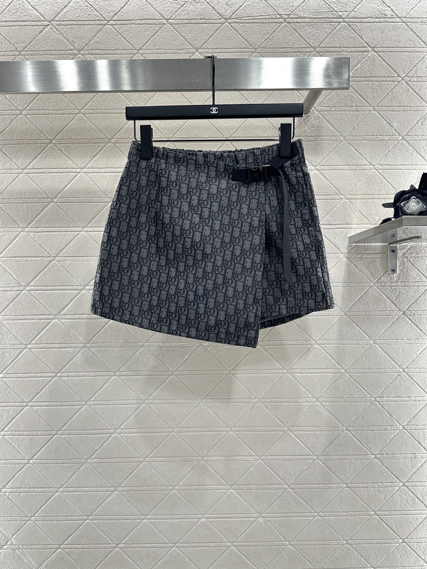 ♥Dio*♥2025新品上架 连帽提花外套裙裤套装定制YB进口提花冲锋材质 质感光泽 挺括有型 连帽抽绳