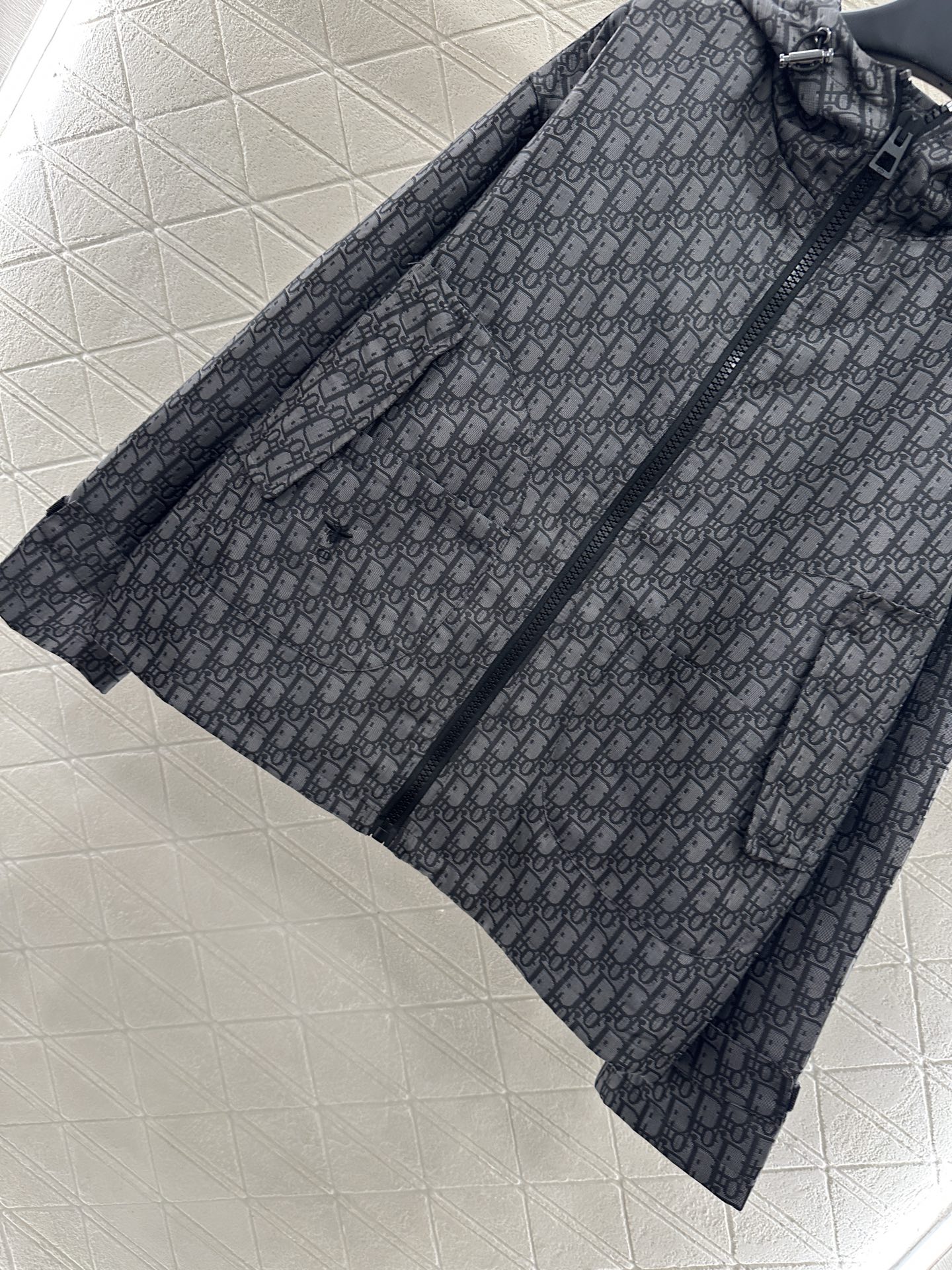 ♥Dio*♥2025新品上架 连帽提花外套裙裤套装定制YB进口提花冲锋材质 质感光泽 挺括有型 连帽抽绳