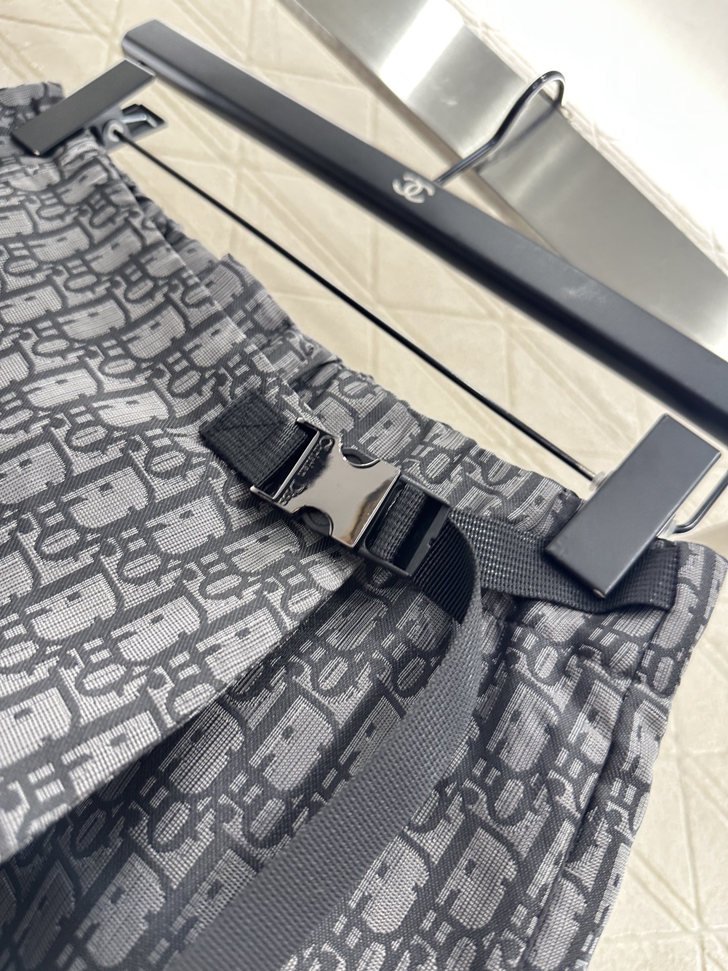 ♥Dio*♥2025新品上架 连帽提花外套裙裤套装定制YB进口提花冲锋材质 质感光泽 挺括有型 连帽抽绳