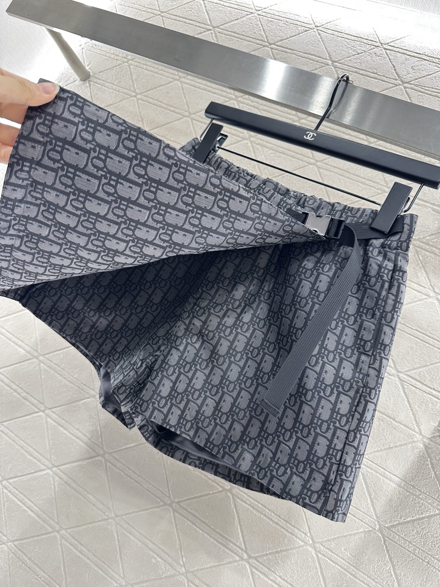 ♥Dio*♥2025新品上架 连帽提花外套裙裤套装定制YB进口提花冲锋材质 质感光泽 挺括有型 连帽抽绳