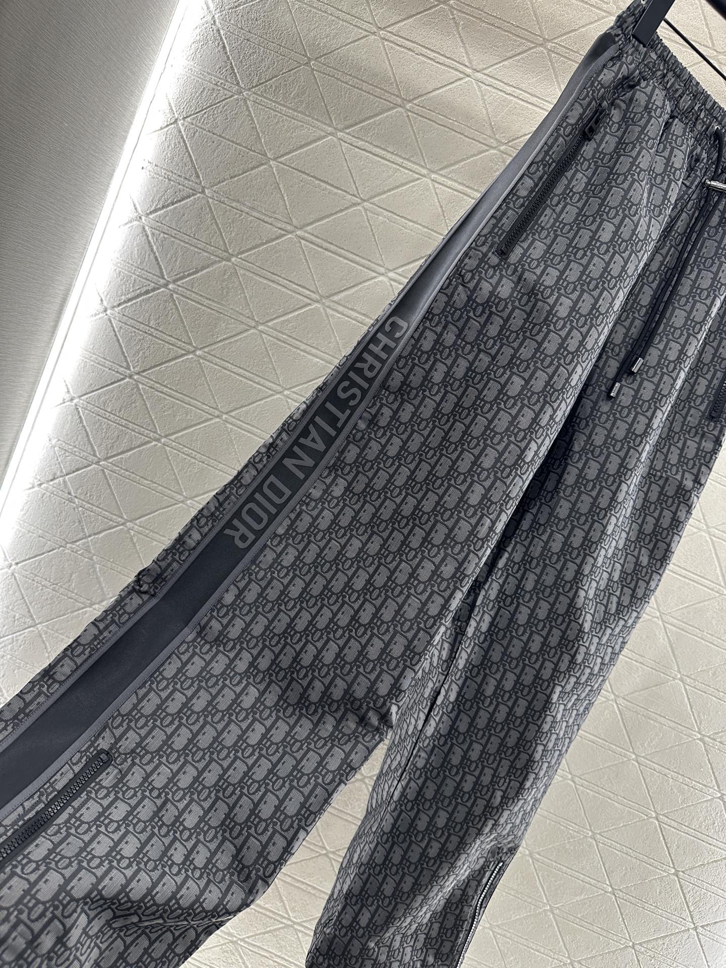 ♥Dio*♥2025新品上架提花冲锋带扣外套长裤套装定制YB进口提花冲锋材质 质感高级 挺括有型 冲锋休