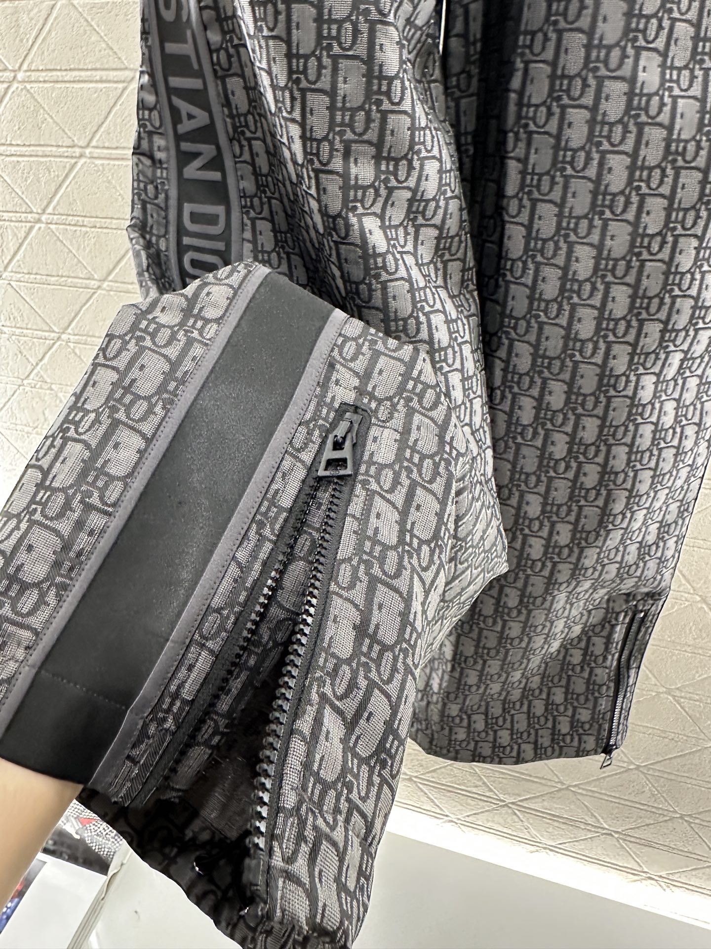 ♥Dio*♥2025新品上架提花冲锋带扣外套长裤套装定制YB进口提花冲锋材质 质感高级 挺括有型 冲锋休