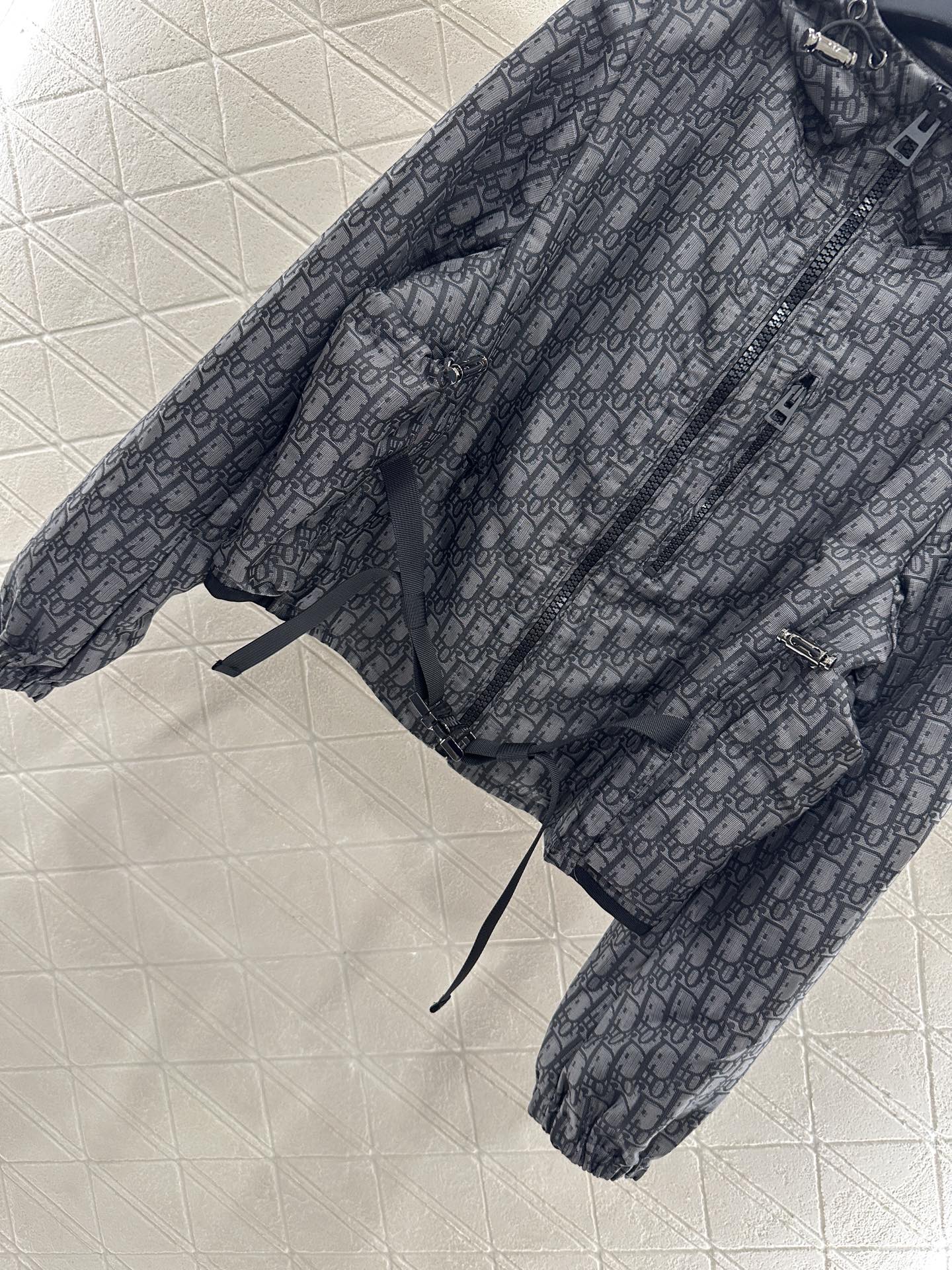 ♥Dio*♥2025新品上架提花冲锋带扣外套长裤套装定制YB进口提花冲锋材质 质感高级 挺括有型 冲锋休