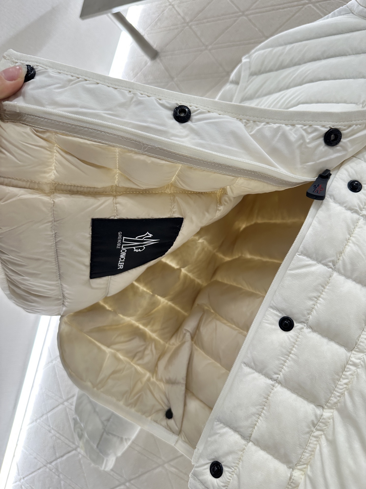 ♥Moncle*♥2025新品上架 立领羽绒服定制YB进口防风环保再生尼龙材质 其工艺还原 升级材质 具