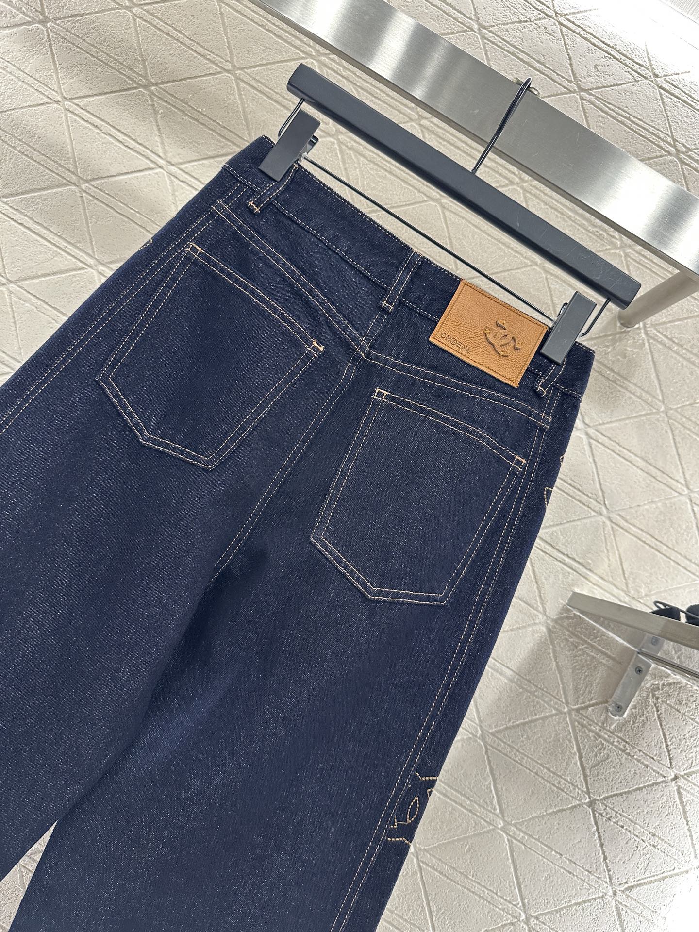 ♥Chane*♥2025新品上架 刺绣字母牛仔直筒长裤定制YB斜纹棉牛仔材质 质感挺括 穿搭有型 阔腿直