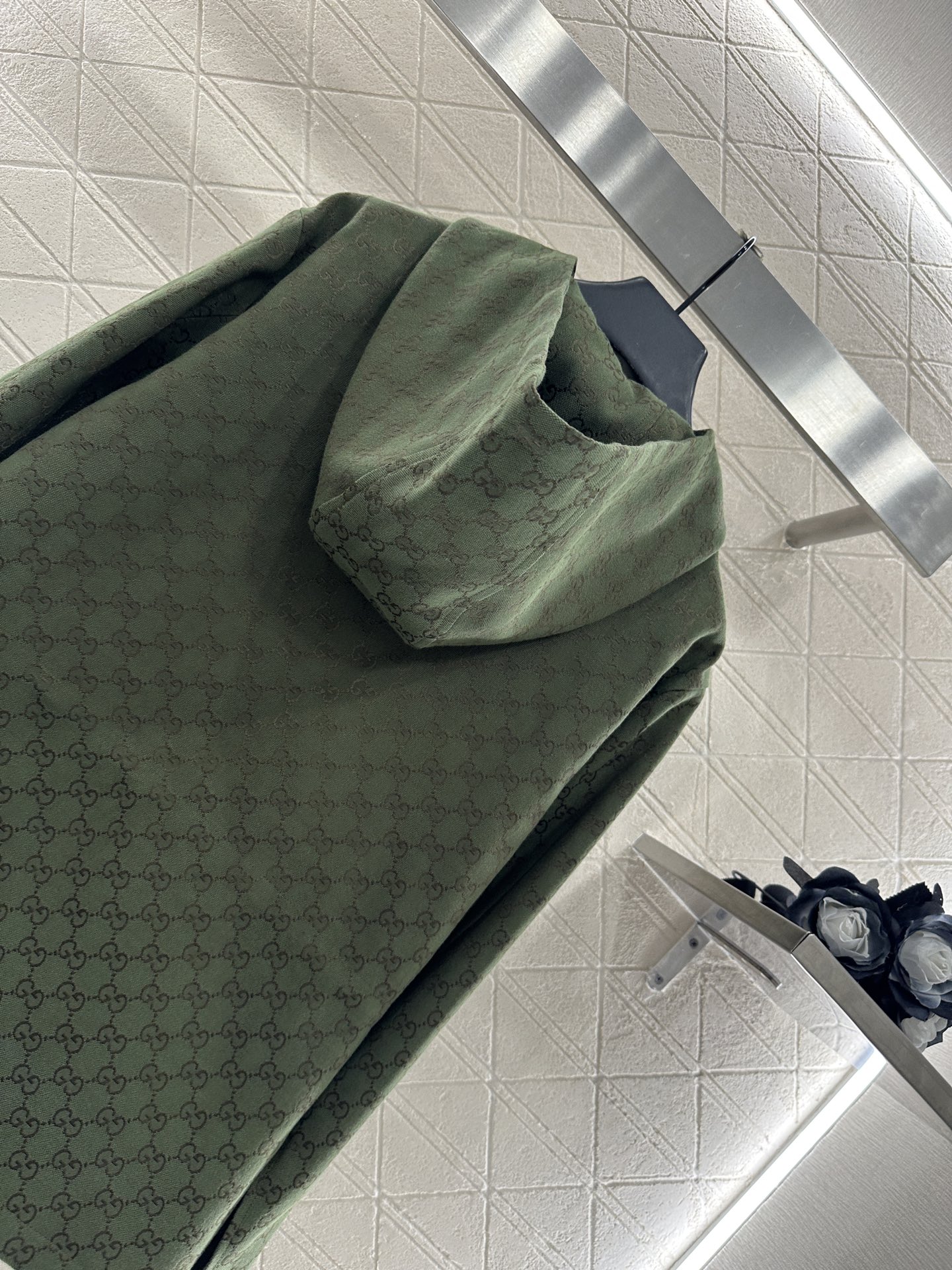 ♥Gucc*♥2025新品上架 翻领连帽抽绳提花外套定制YB进口提花材质 挺括有型 质感高级 风衣夹克外