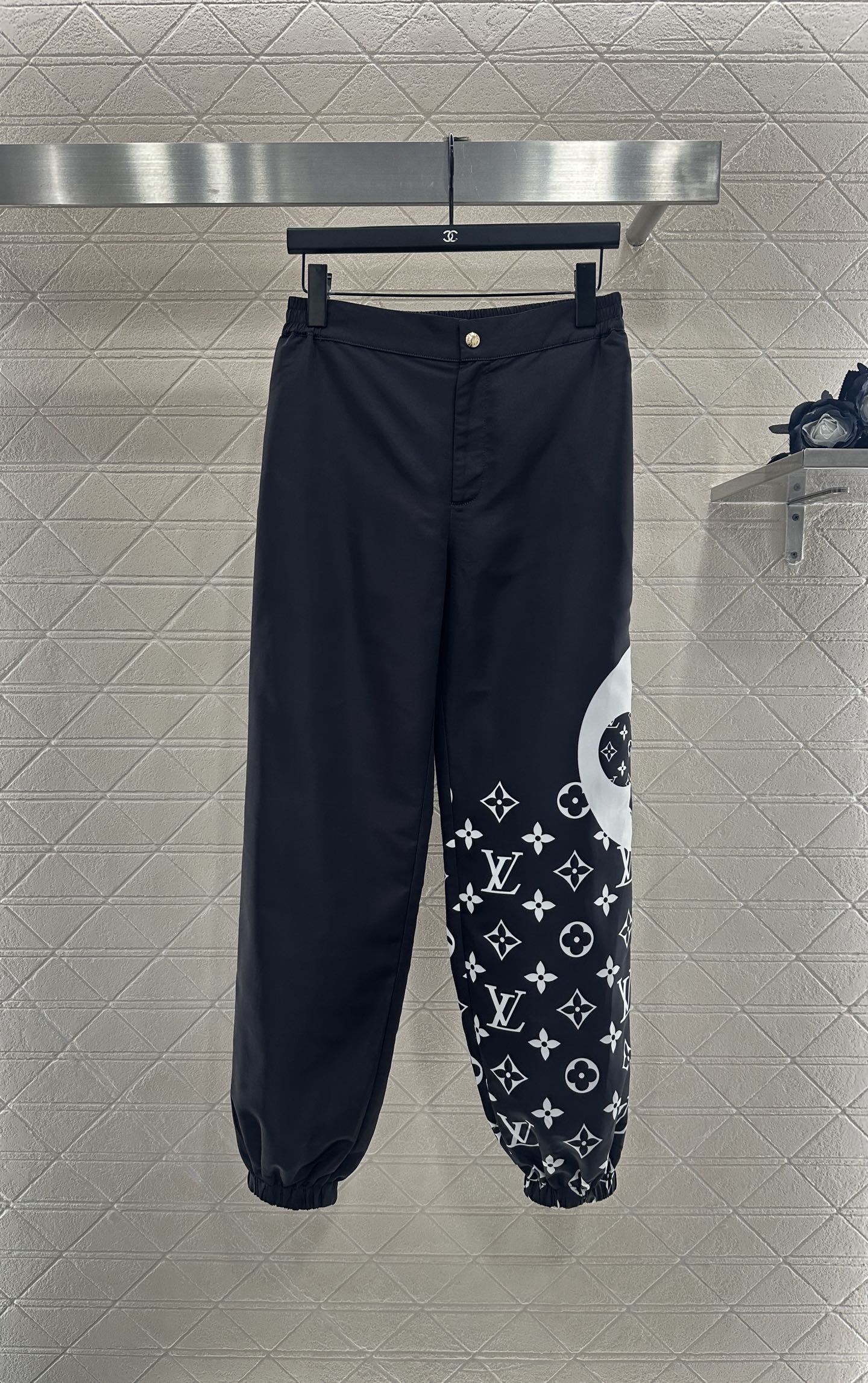 ♥Louis Vuitto*♥2025新品上架 拉链外套长裤套装定制YB进口尼龙材质 质感光泽 挺括有型