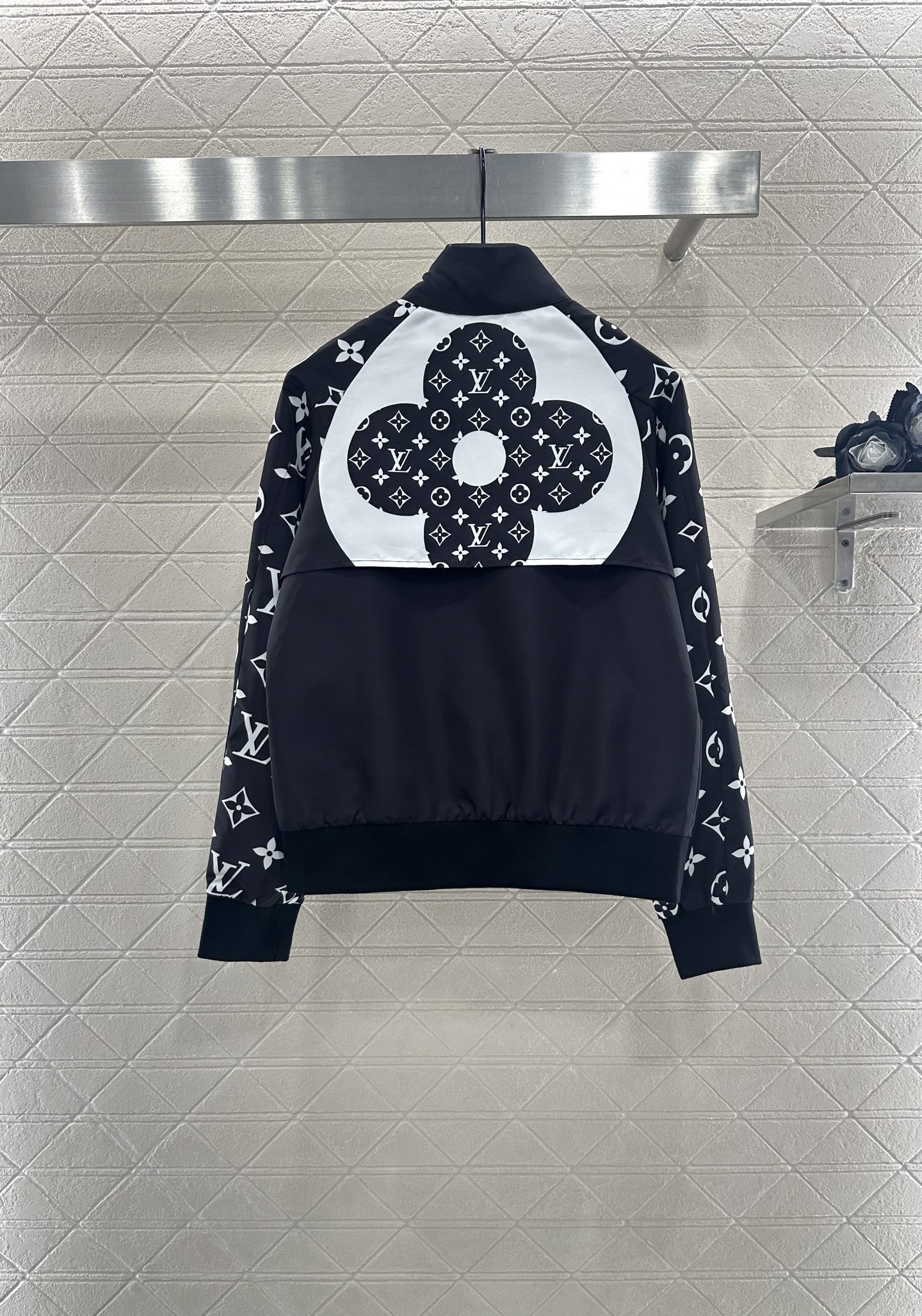 ♥Louis Vuitto*♥2025新品上架 拉链外套长裤套装定制YB进口尼龙材质 质感光泽 挺括有型