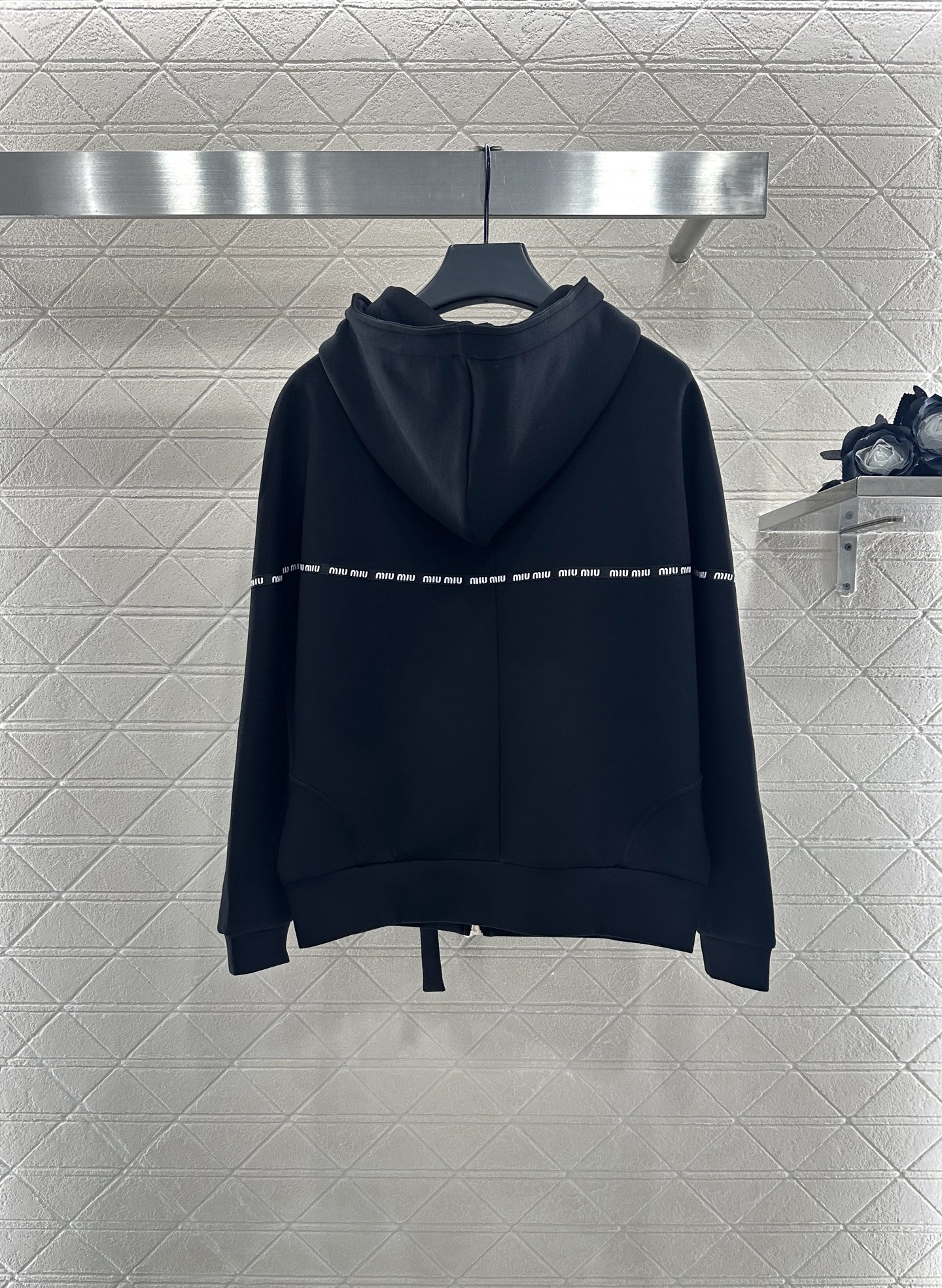 ♥Miumi*♥2025新品上架 廓形织带连帽外套定制YB进口空气棉材质 舒适透气 挺括有型 连帽拉链外