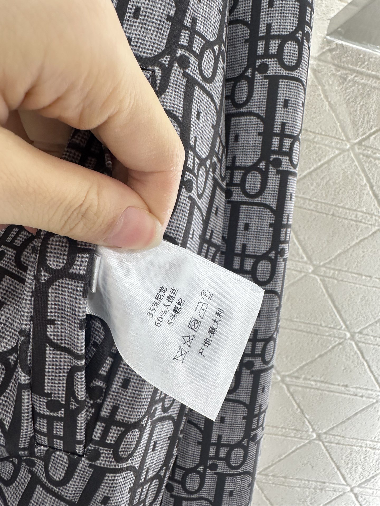 ♥Dio*♥2025新品上架 两面穿连帽外套长裤套装定制YB进口人丝材质 质感光泽 舒适垂顺 连帽拉链开