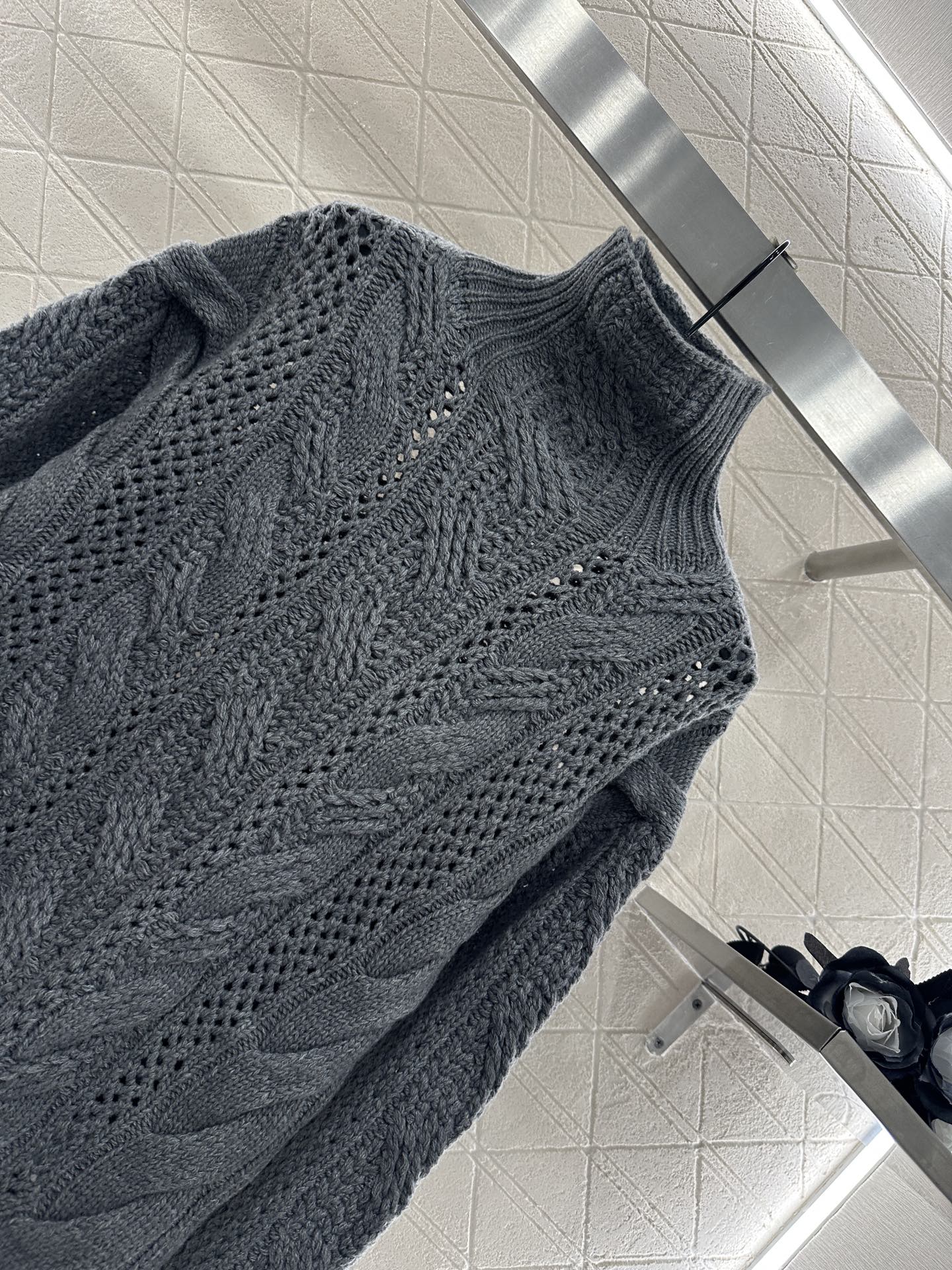 ♥MaxMar*♥2025新品上架 高领镂空钩花长袖毛衣定制YB羊绒羊毛针织材质 舒适有型 质感十足 高