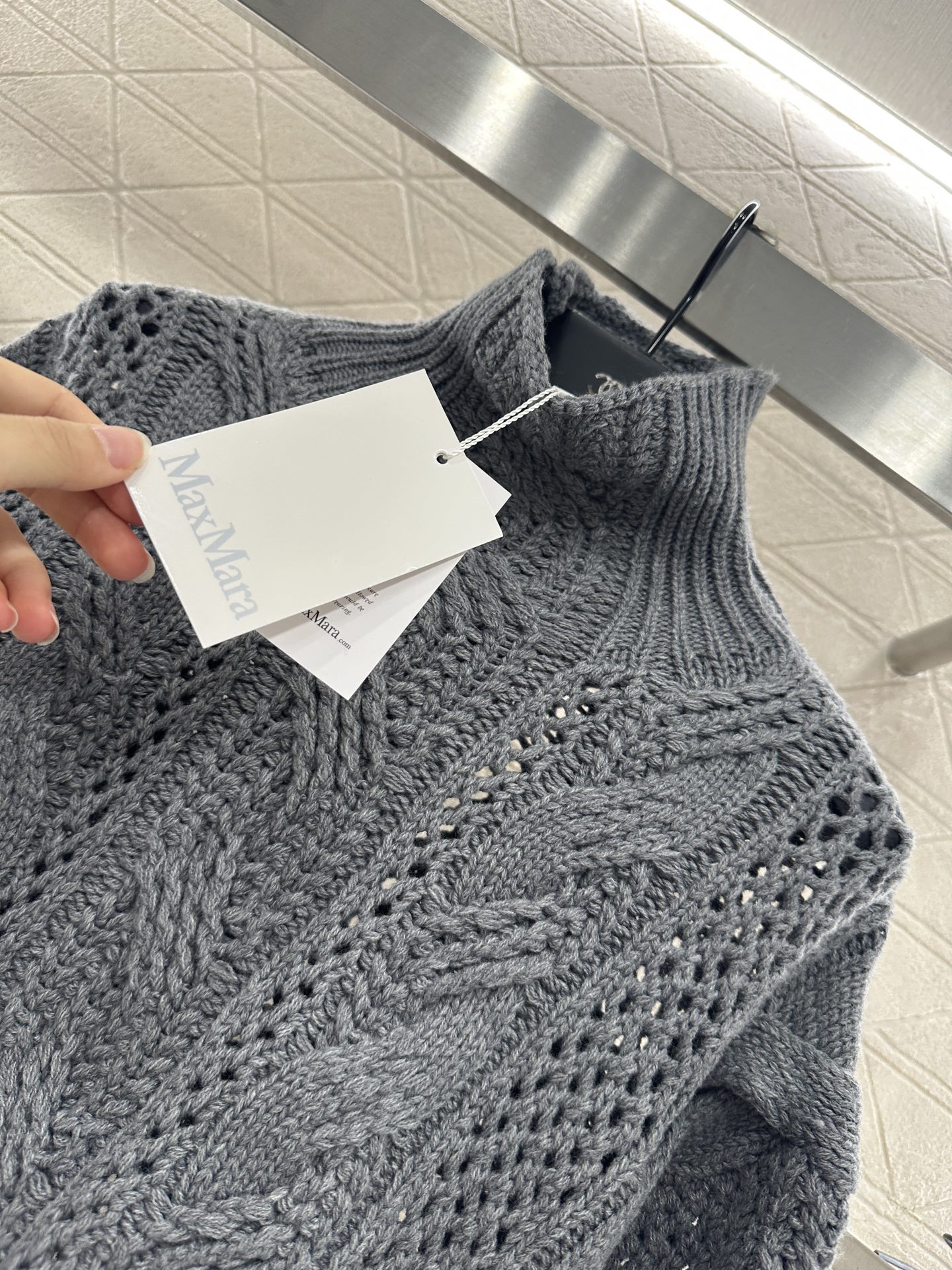 ♥MaxMar*♥2025新品上架 高领镂空钩花长袖毛衣定制YB羊绒羊毛针织材质 舒适有型 质感十足 高