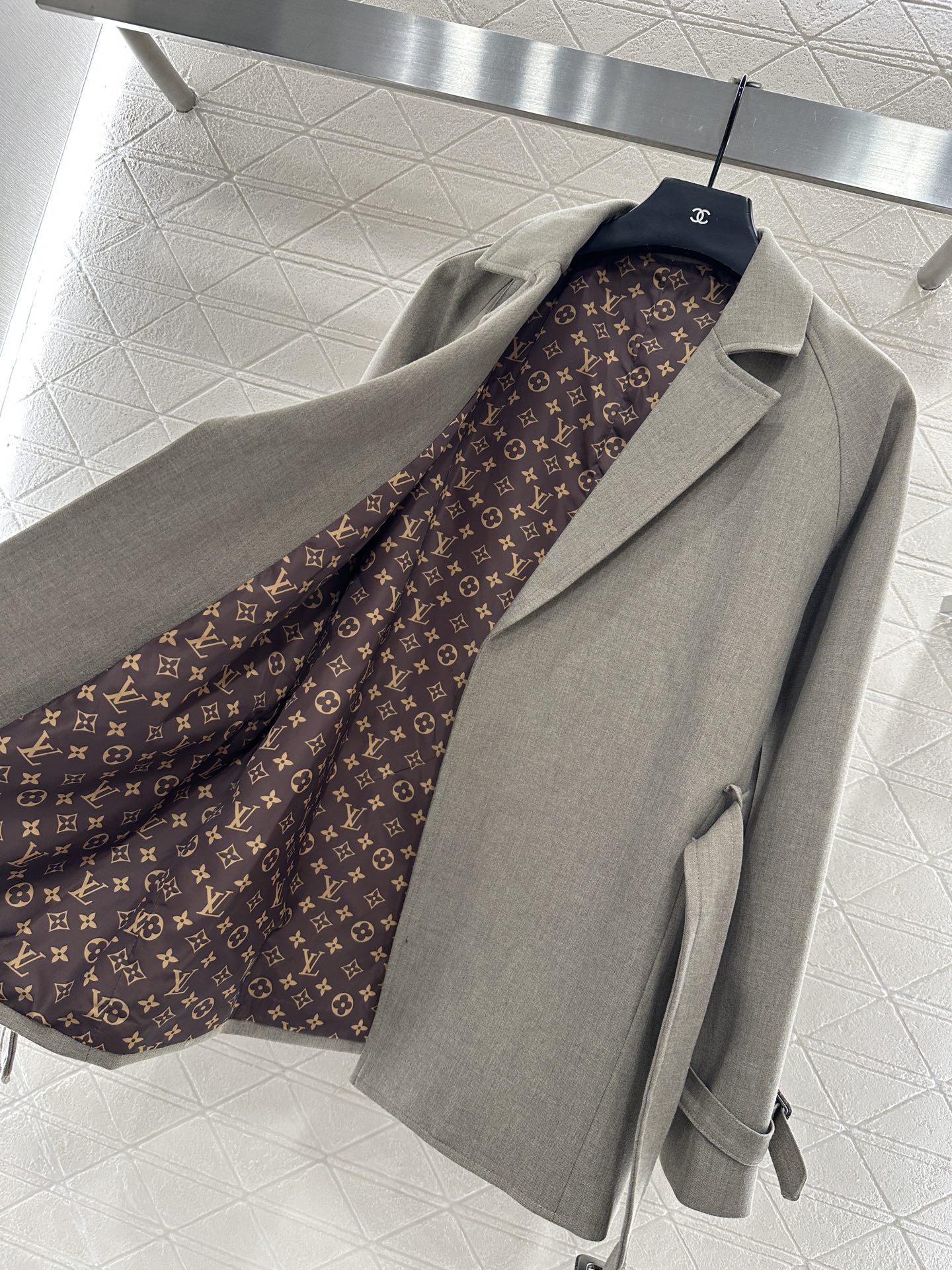 ♥Louis Vuitto*♥2025新品上架 翻领腰带中长款外套定制YB进口材质 质感品相绝佳 中长款