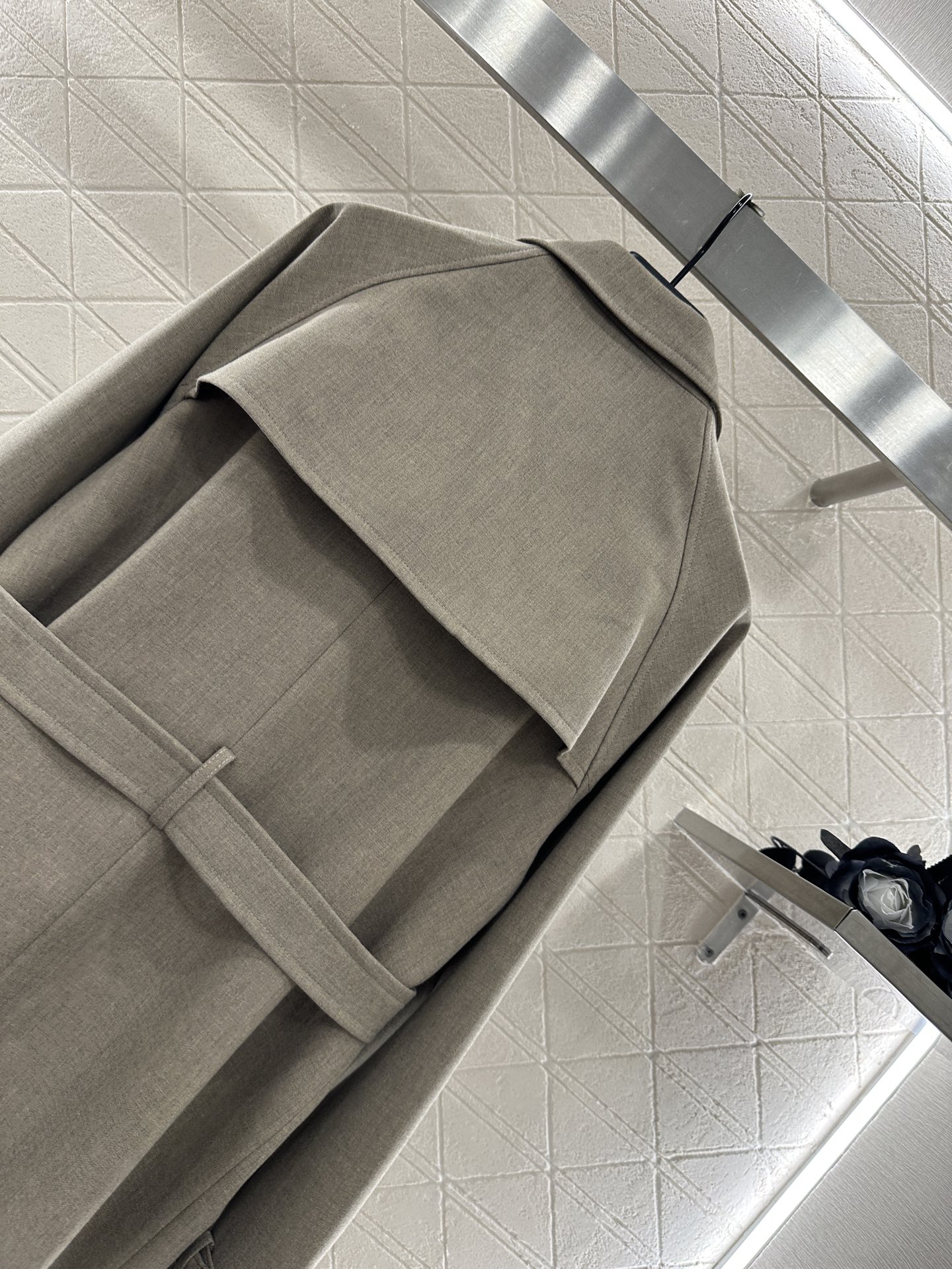 ♥Louis Vuitto*♥2025新品上架 翻领腰带中长款外套定制YB进口材质 质感品相绝佳 中长款