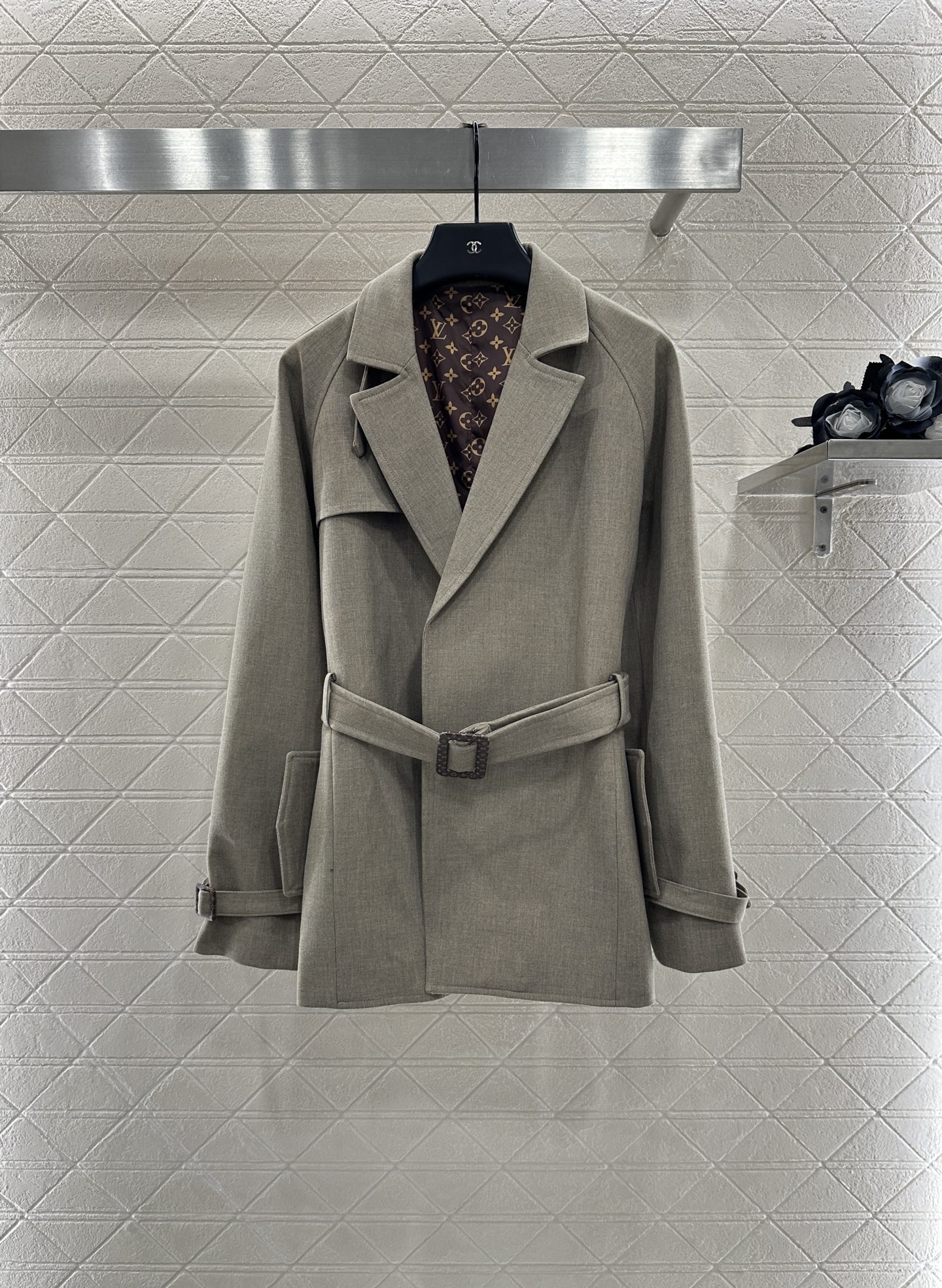 ♥Louis Vuitto*♥2025新品上架 翻领腰带中长款外套定制YB进口材质 质感品相绝佳 中长款