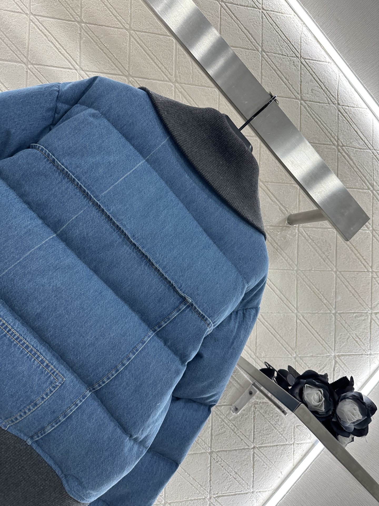 ♥Louis Vuitto*♥2025新品上架 牛仔翻领拉链夹克羽绒服定制YB斜纹棉牛仔材质 羽绒棉填充