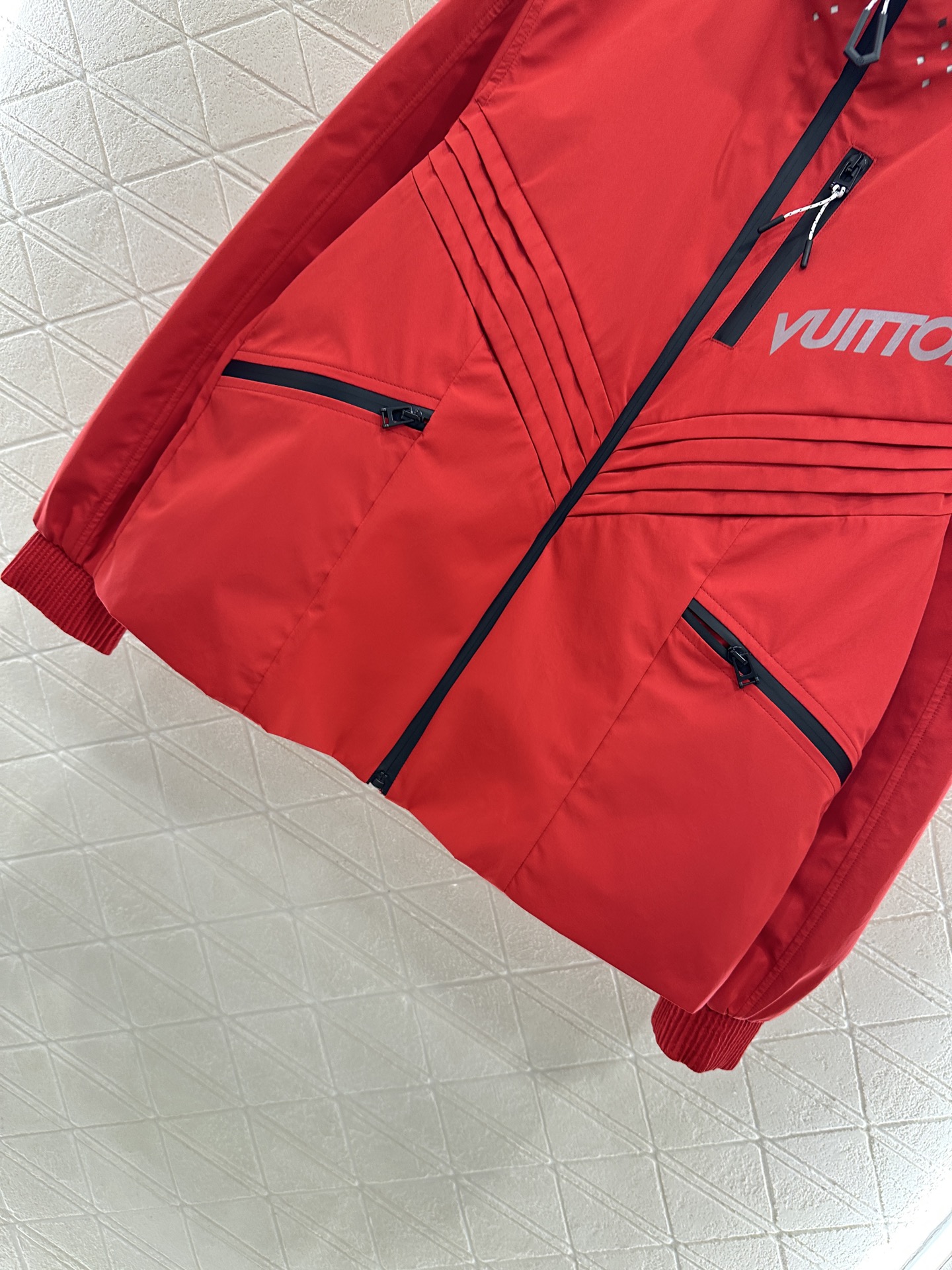 ♥Louis Vuitto*♥2025新品上架 时尚冲锋外套定制YB进口冲锋尼龙材质 质感高级 挺括有型