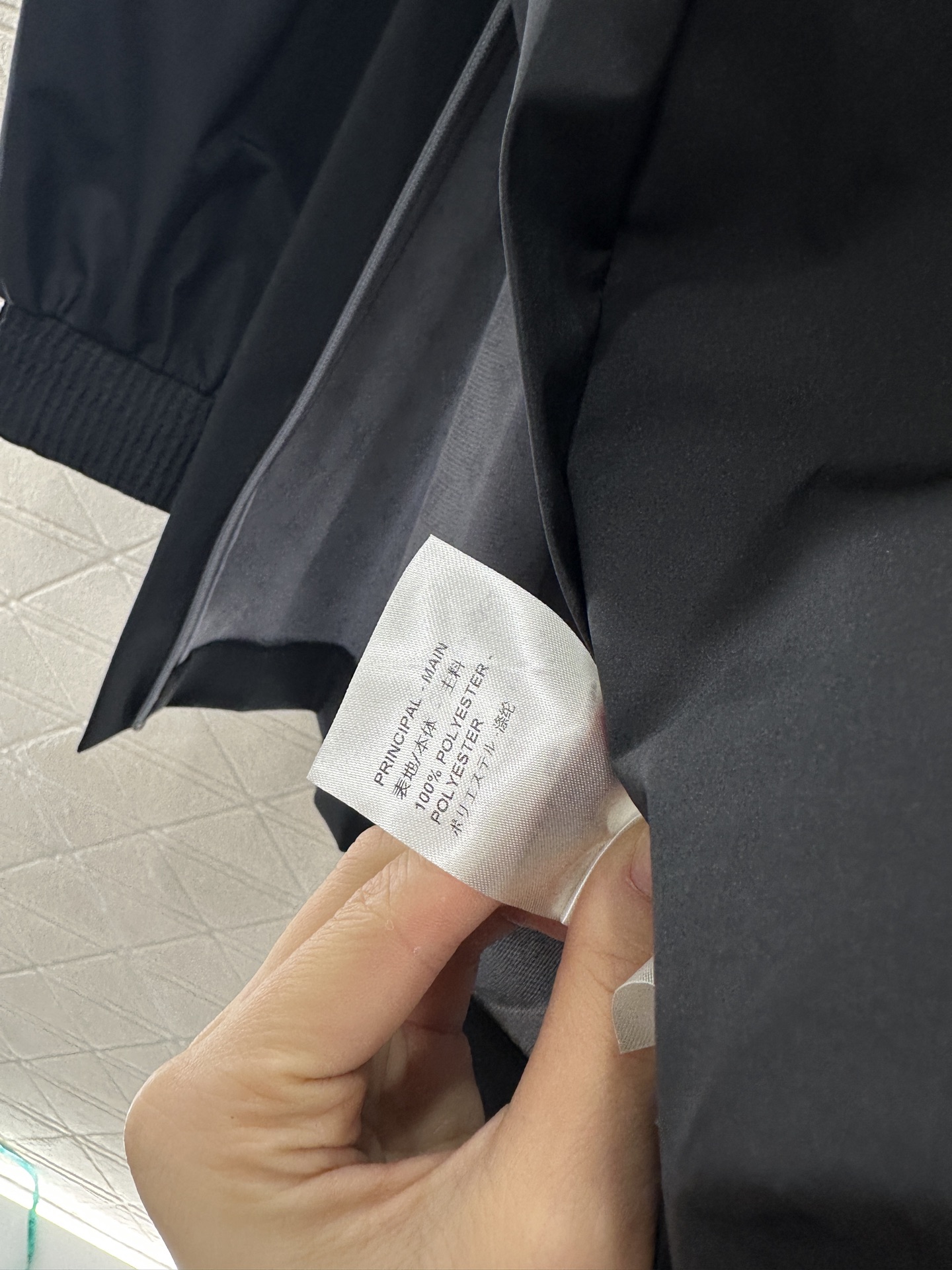 ♥Louis Vuitto*♥2025新品上架 连帽廓形冲锋外套定制YB进口冲锋尼龙材质 质感高级 挺括