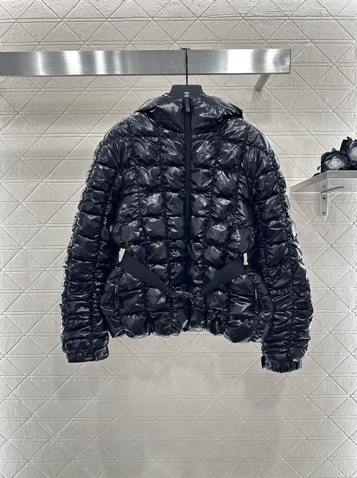 ♥ Moncle*♥2025新品上架 立领腰带羽绒服定制YB防风防水尼龙材质 白鹅绒填充内里 整件轻盈保