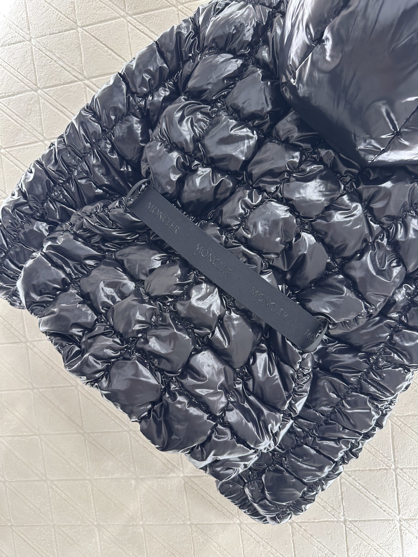 ♥ Moncle*♥2025新品上架 立领腰带羽绒服定制YB防风防水尼龙材质 白鹅绒填充内里 整件轻盈保