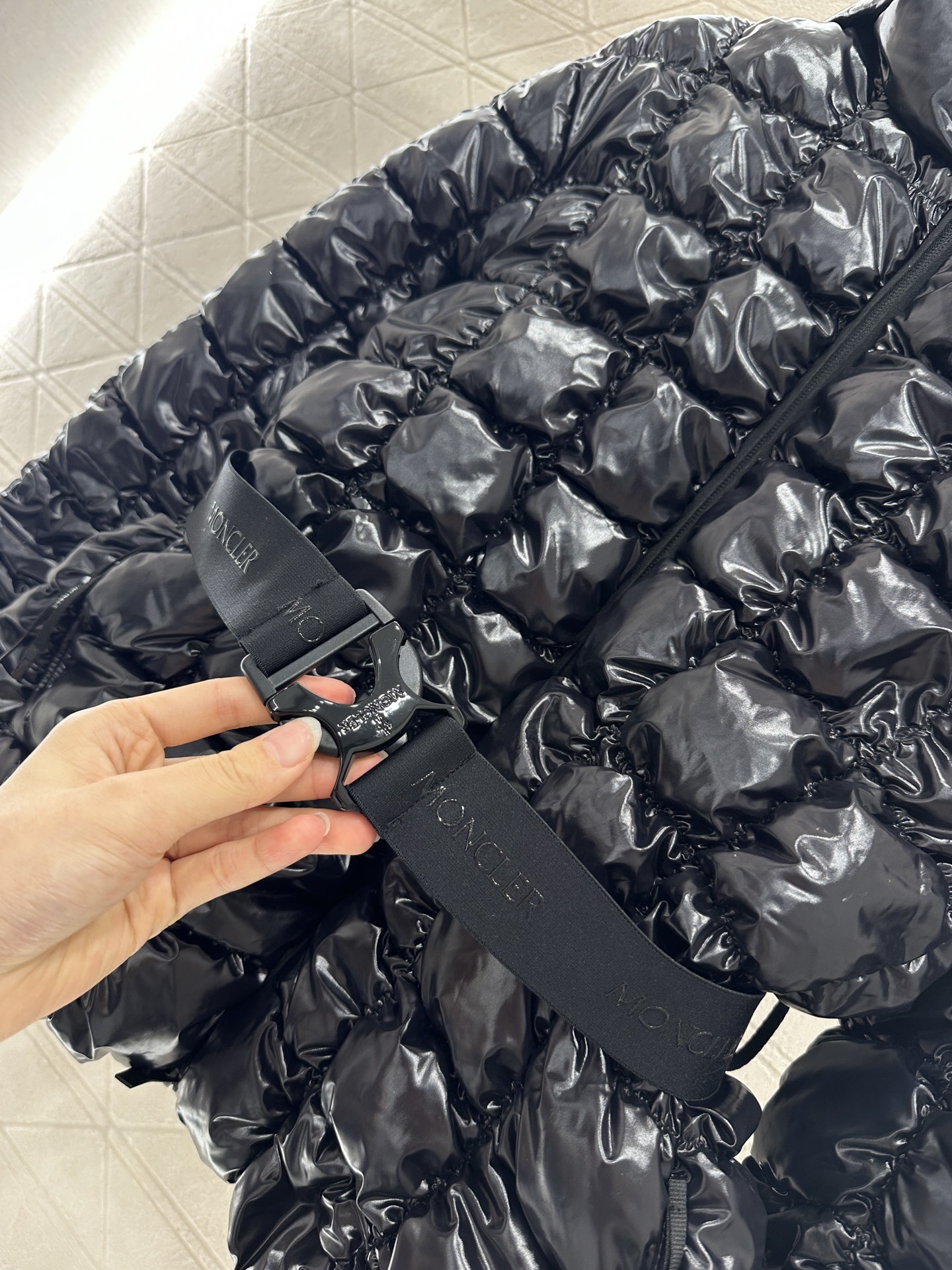 ♥ Moncle*♥2025新品上架 立领腰带羽绒服定制YB防风防水尼龙材质 白鹅绒填充内里 整件轻盈保