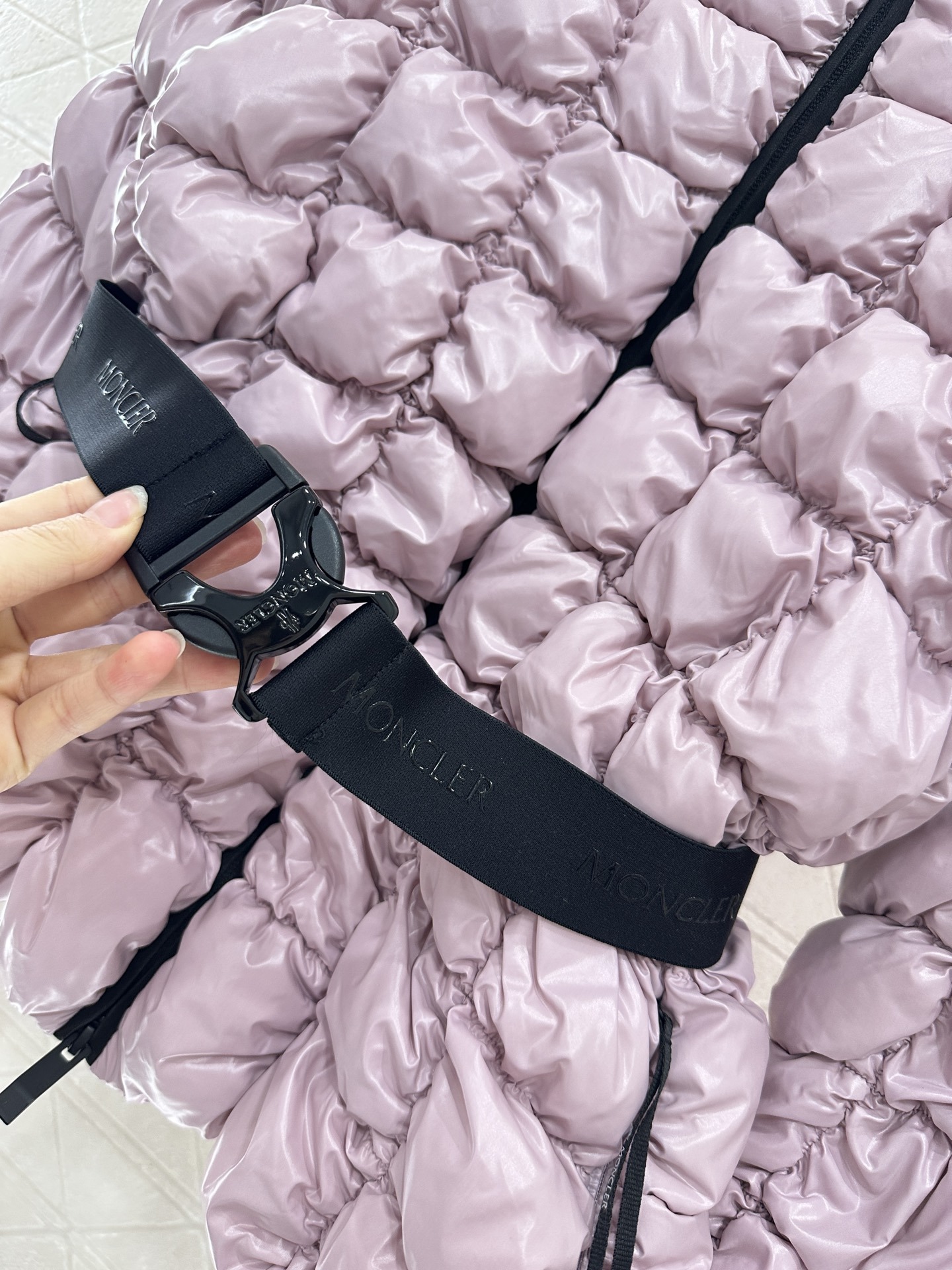 ♥ Moncle*♥2025新品上架 立领腰带羽绒服定制YB防风防水尼龙材质 白鹅绒填充内里 整件轻盈保