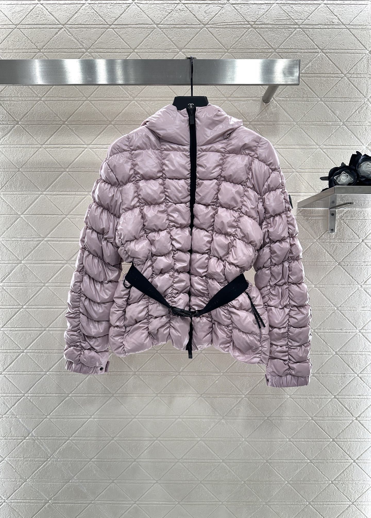 ♥ Moncle*♥2025新品上架 立领腰带羽绒服定制YB防风防水尼龙材质 白鹅绒填充内里 整件轻盈保