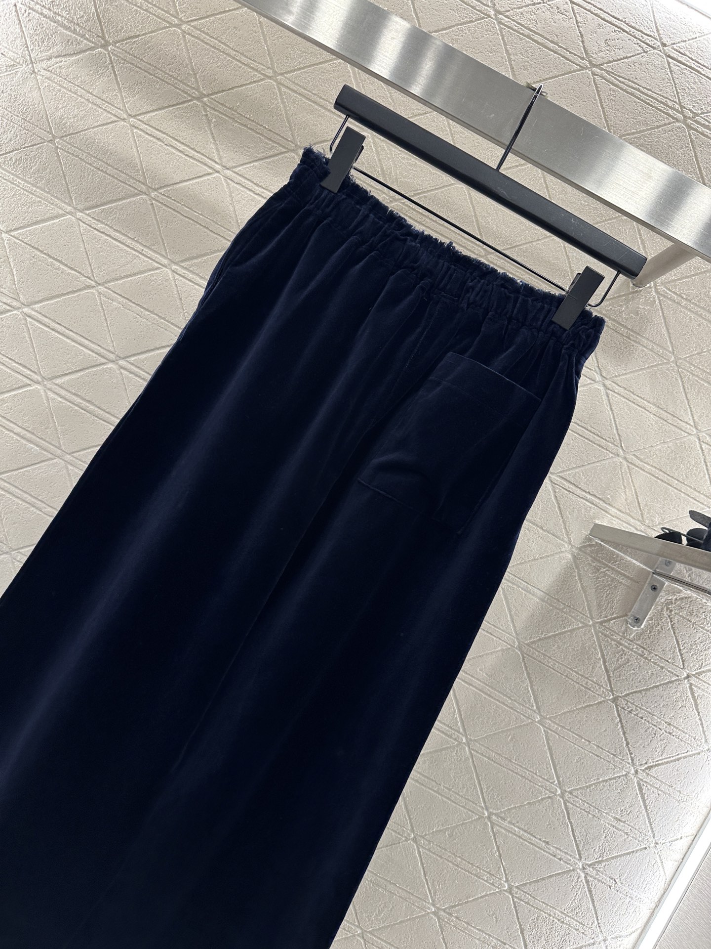 ♥Miumi*♥2025新品上架 绞花抽绳阔腿长裤定制YB进口丝绒棉材质 面料柔软舒适 光泽度上乘 高腰