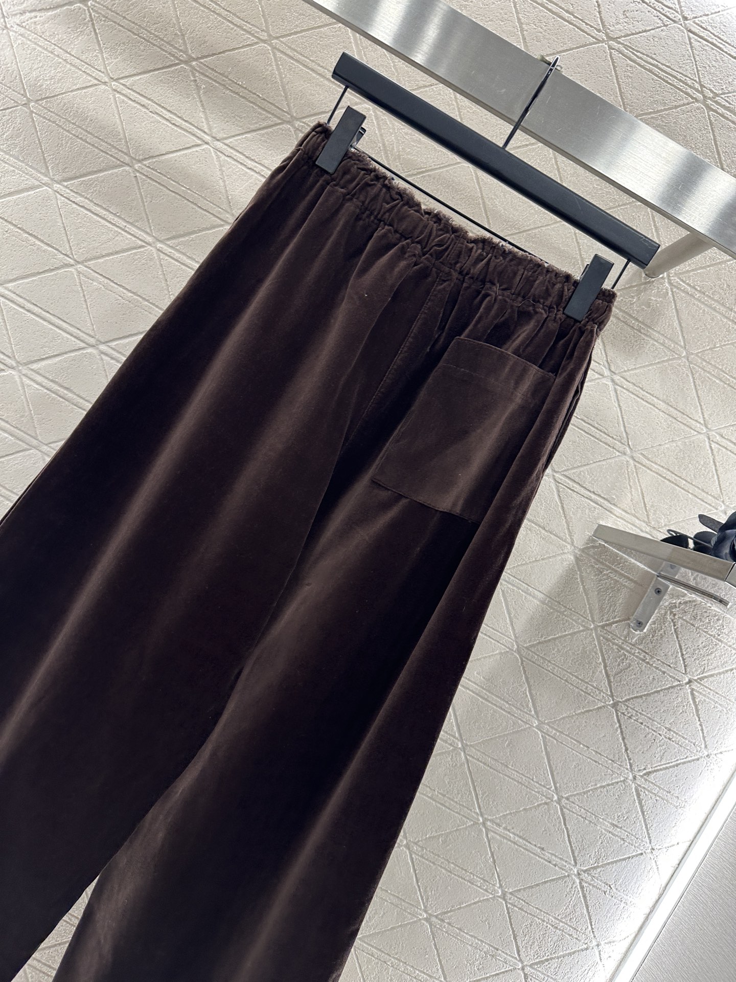 ♥Miumi*♥2025新品上架 绞花抽绳阔腿长裤定制YB进口丝绒棉材质 面料柔软舒适 光泽度上乘 高腰