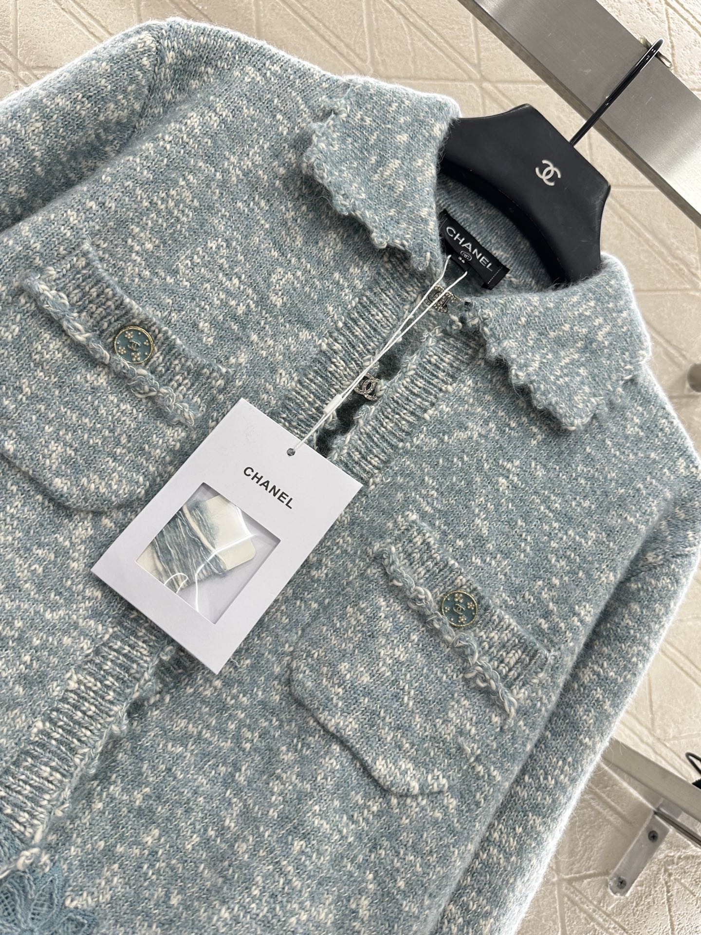 ♥Chane*♥2025新品上架 绣花花边针织开衫定制YB羊绒纱线织造 穿搭舒适 柔软细腻 翻领针织开衫