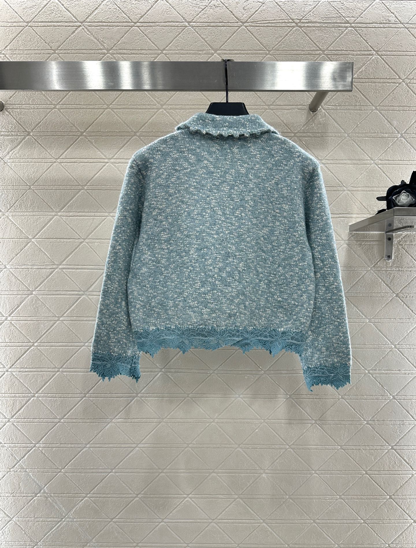 ♥Chane*♥2025新品上架 绣花花边针织开衫定制YB羊绒纱线织造 穿搭舒适 柔软细腻 翻领针织开衫