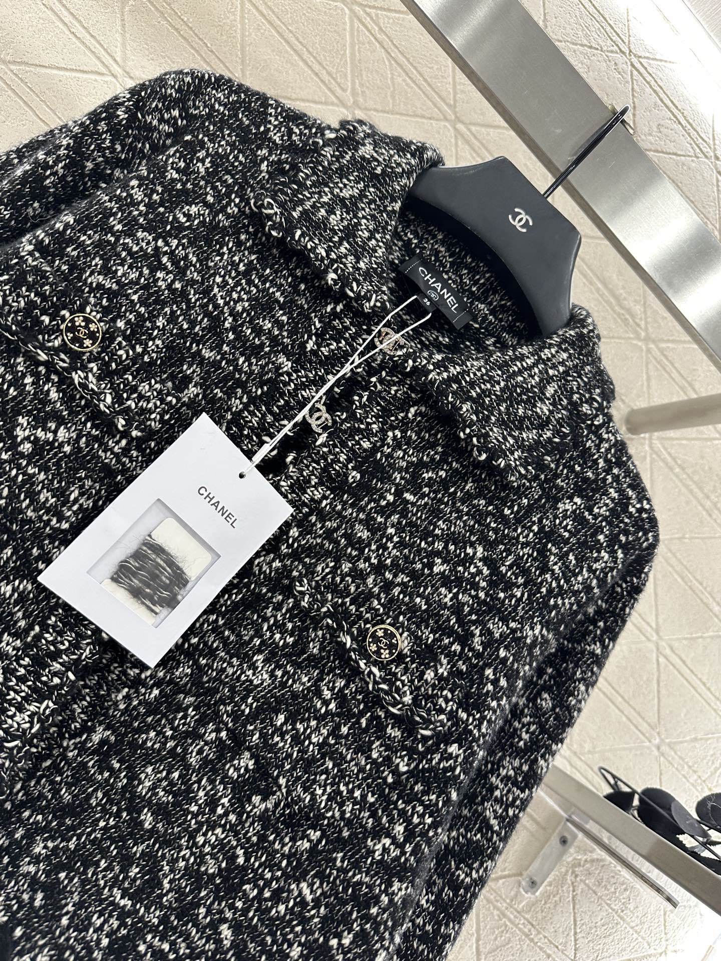 ♥Chane*♥2025新品上架 绣花花边针织开衫定制YB羊绒纱线织造 穿搭舒适 柔软细腻 翻领针织开衫