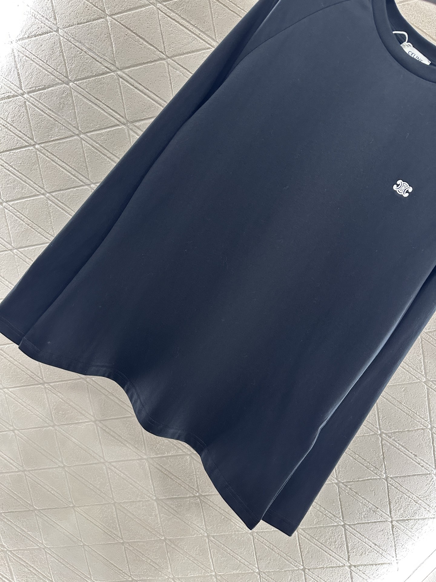 ♥Celin*♥2025新品上架 凯旋门长袖上衣定制YB斜纹全棉材质 质感舒适 弹力十足 圆领长袖上衣裁