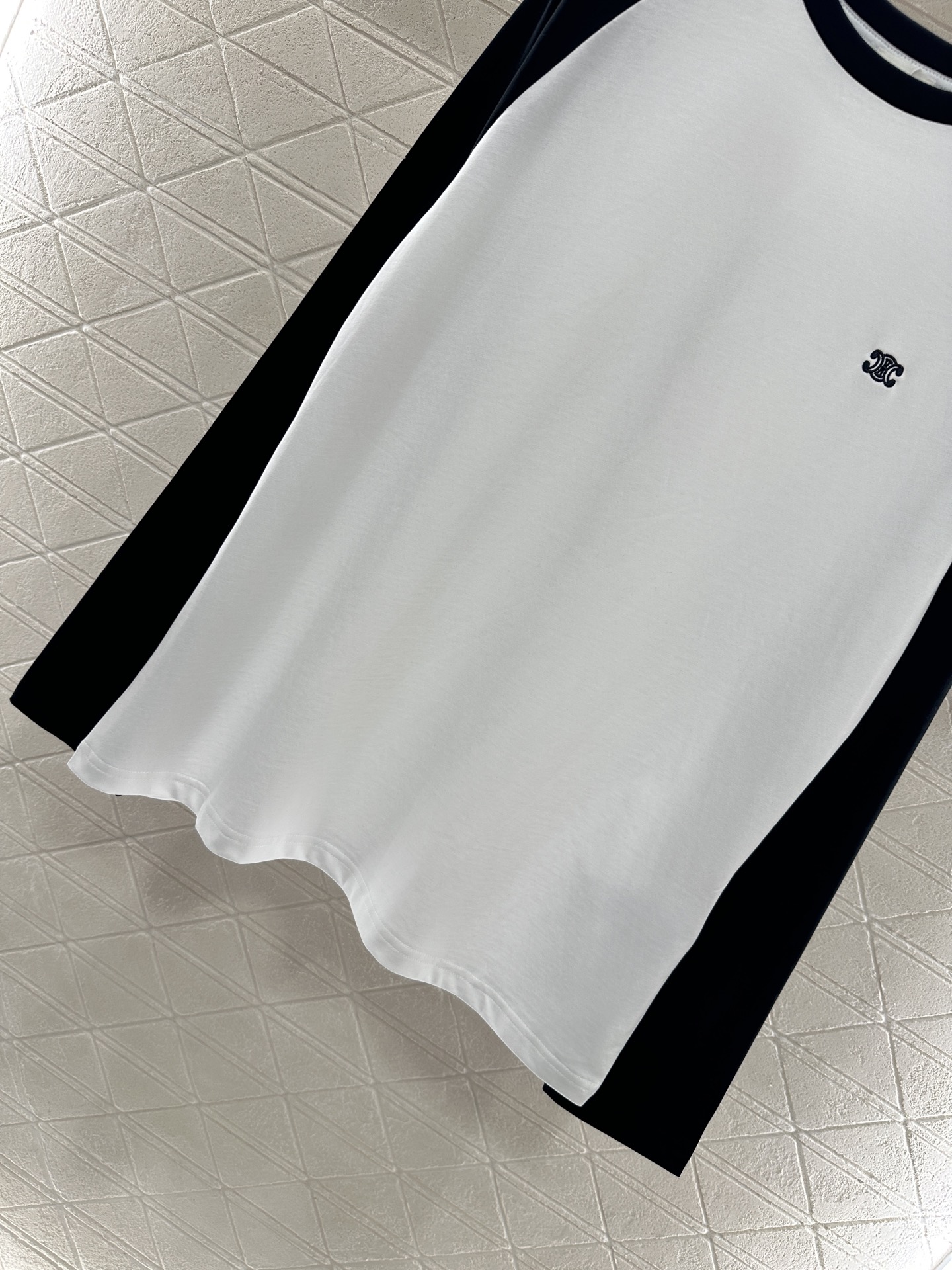 ♥Celin*♥2025新品上架 凯旋门长袖上衣定制YB斜纹全棉材质 质感舒适 弹力十足 圆领长袖上衣裁