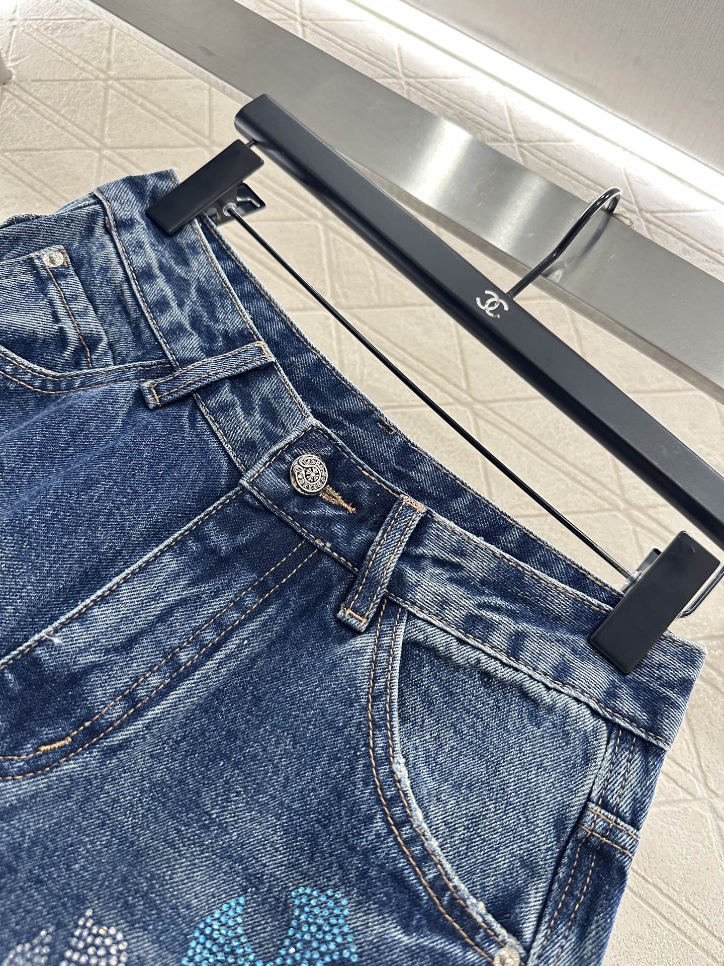 ♥Chrome Heart*♥2025新品上架 烫钻牛仔十字架长裤定制YB斜纹棉牛仔材质 酵素水洗 质感