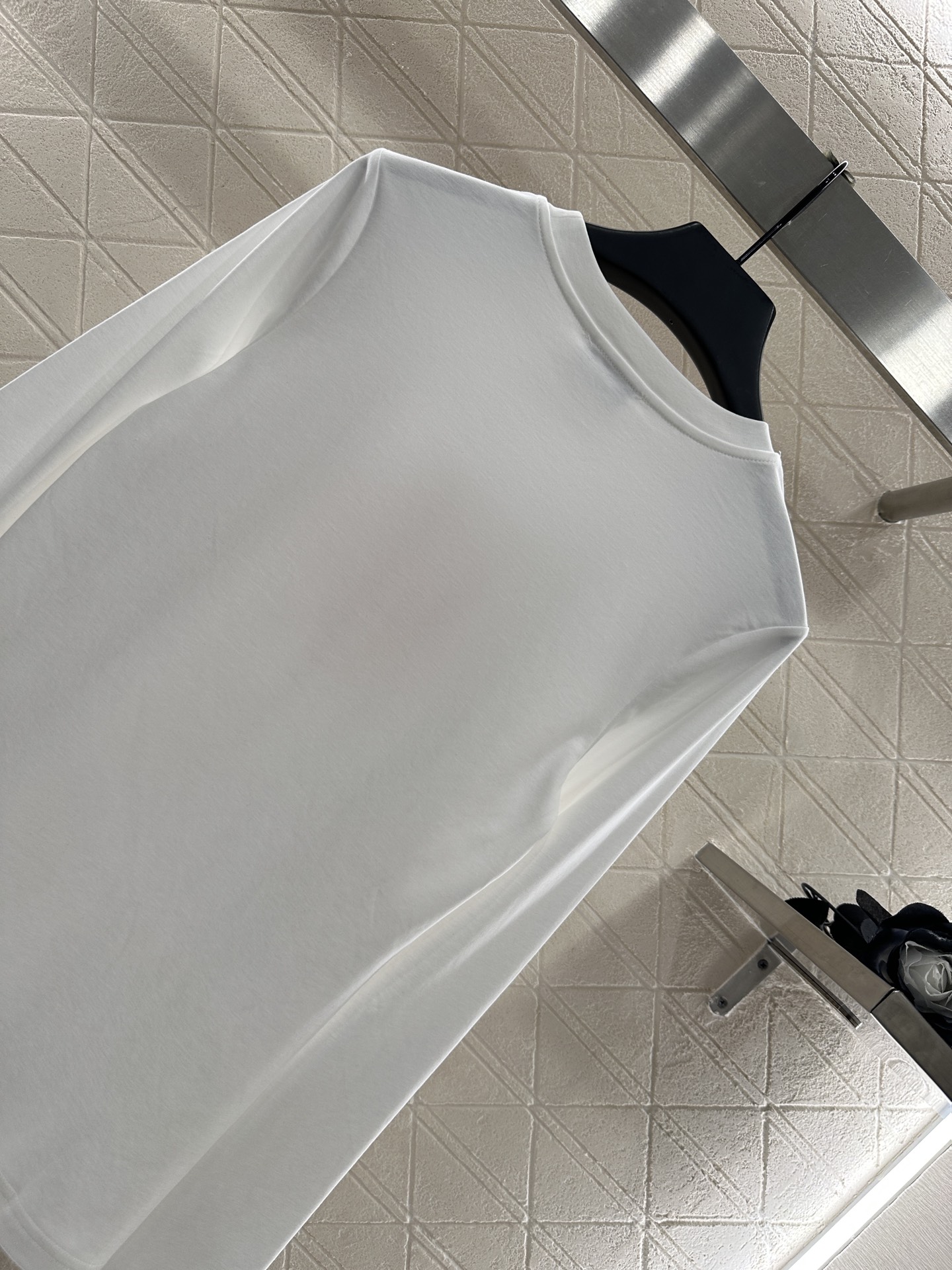 ♥Herme*♥2025新品上架 修身订珠徽标上衣定制YB斜纹全棉材质 质感舒适 弹力十足 修身圆领上衣