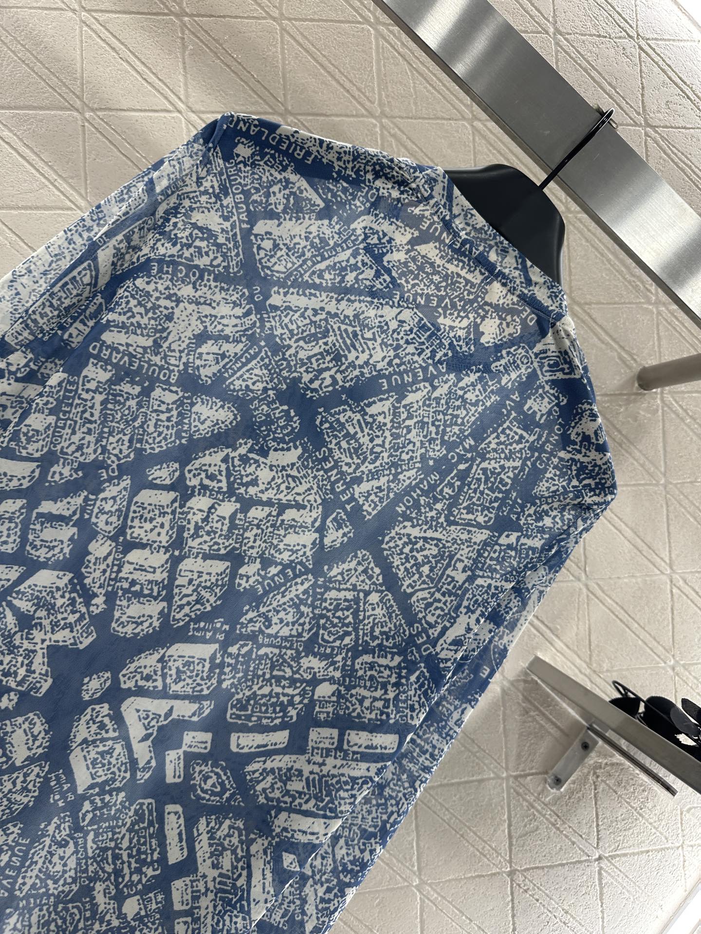 ♥Dio*♥2025新品上架 修身圆领印花打底衫定制YB进口网纱材质 清透舒适 弹力十足 圆领长袖打底裁