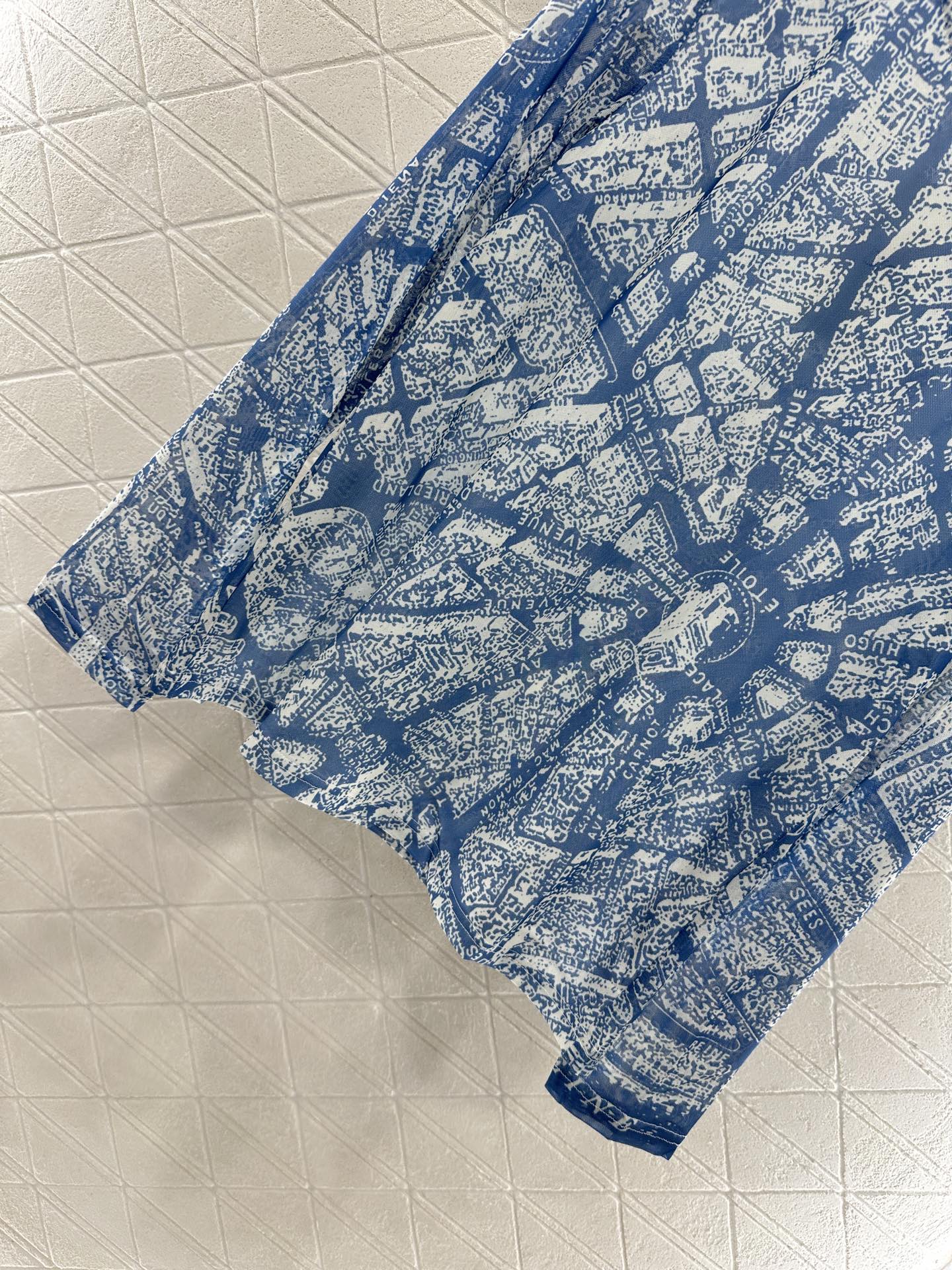 ♥Dio*♥2025新品上架 修身圆领印花打底衫定制YB进口网纱材质 清透舒适 弹力十足 圆领长袖打底裁