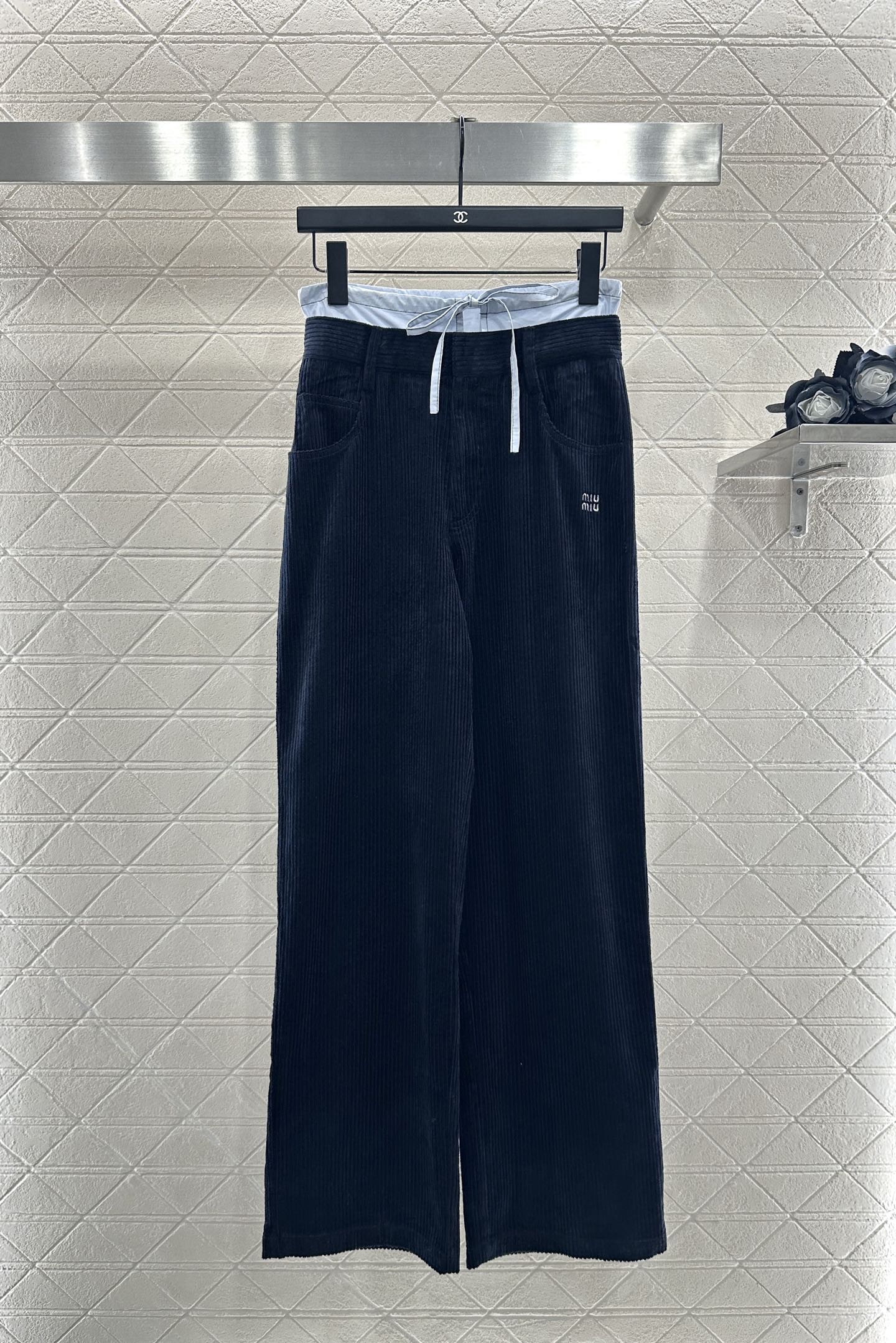 ♥Miumi♥2025新品上架 抽绳拼接阔腿长裤定制YB进口灯芯绒材质 面料柔挺舒适 垂顺有型 高腰阔腿