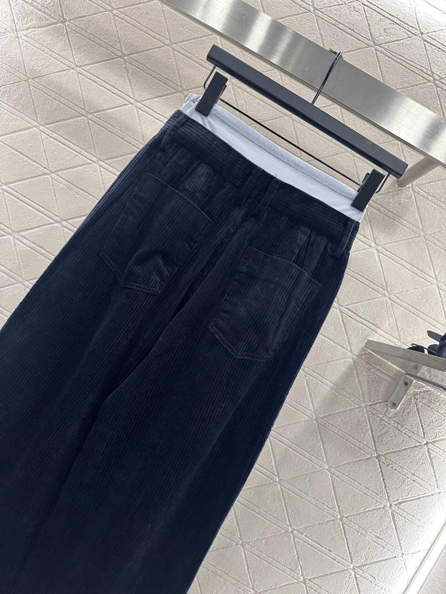 ♥Miumi♥2025新品上架 抽绳拼接阔腿长裤定制YB进口灯芯绒材质 面料柔挺舒适 垂顺有型 高腰阔腿