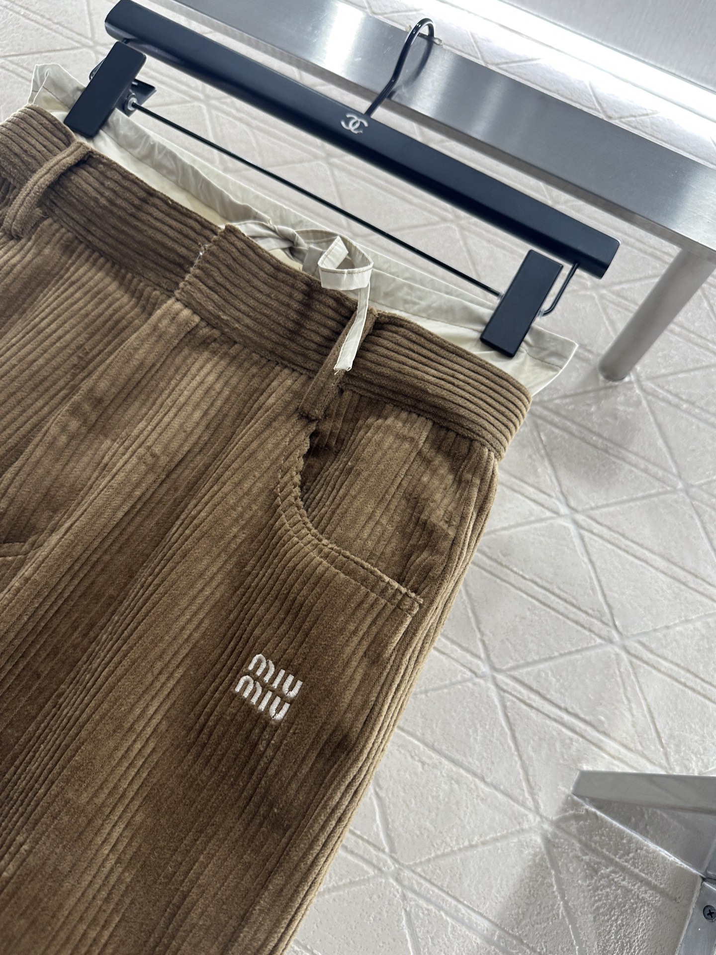 ♥Miumi♥2025新品上架 抽绳拼接阔腿长裤定制YB进口灯芯绒材质 面料柔挺舒适 垂顺有型 高腰阔腿