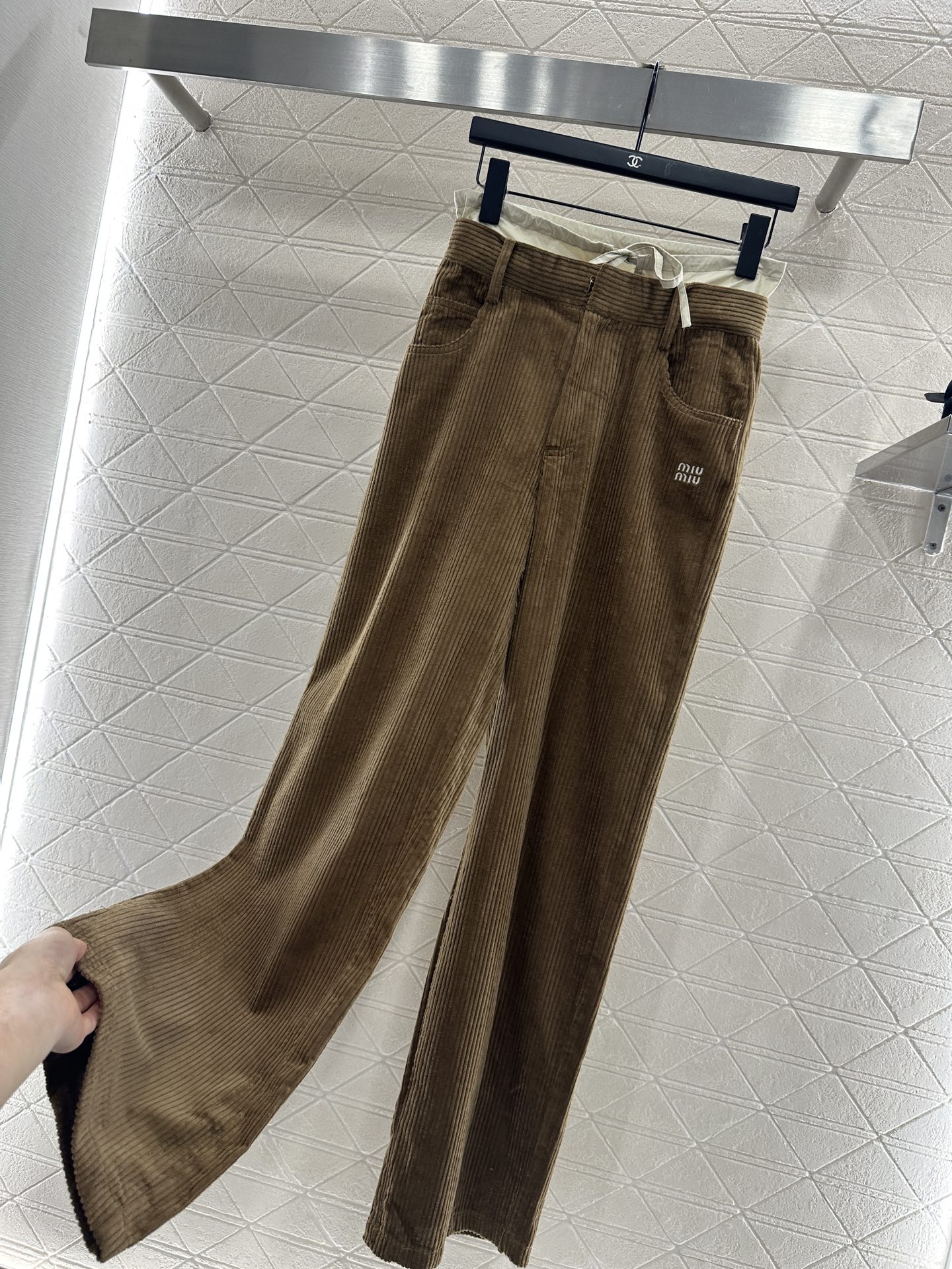 ♥Miumi♥2025新品上架 抽绳拼接阔腿长裤定制YB进口灯芯绒材质 面料柔挺舒适 垂顺有型 高腰阔腿