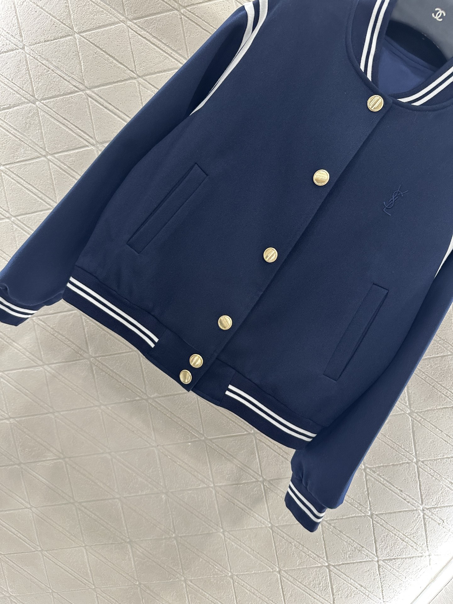 ♥Saint lauren*♥2025新品上架 刺绣棒球外套百褶裙套装定制YB进口材质 质感上乘 舒适防