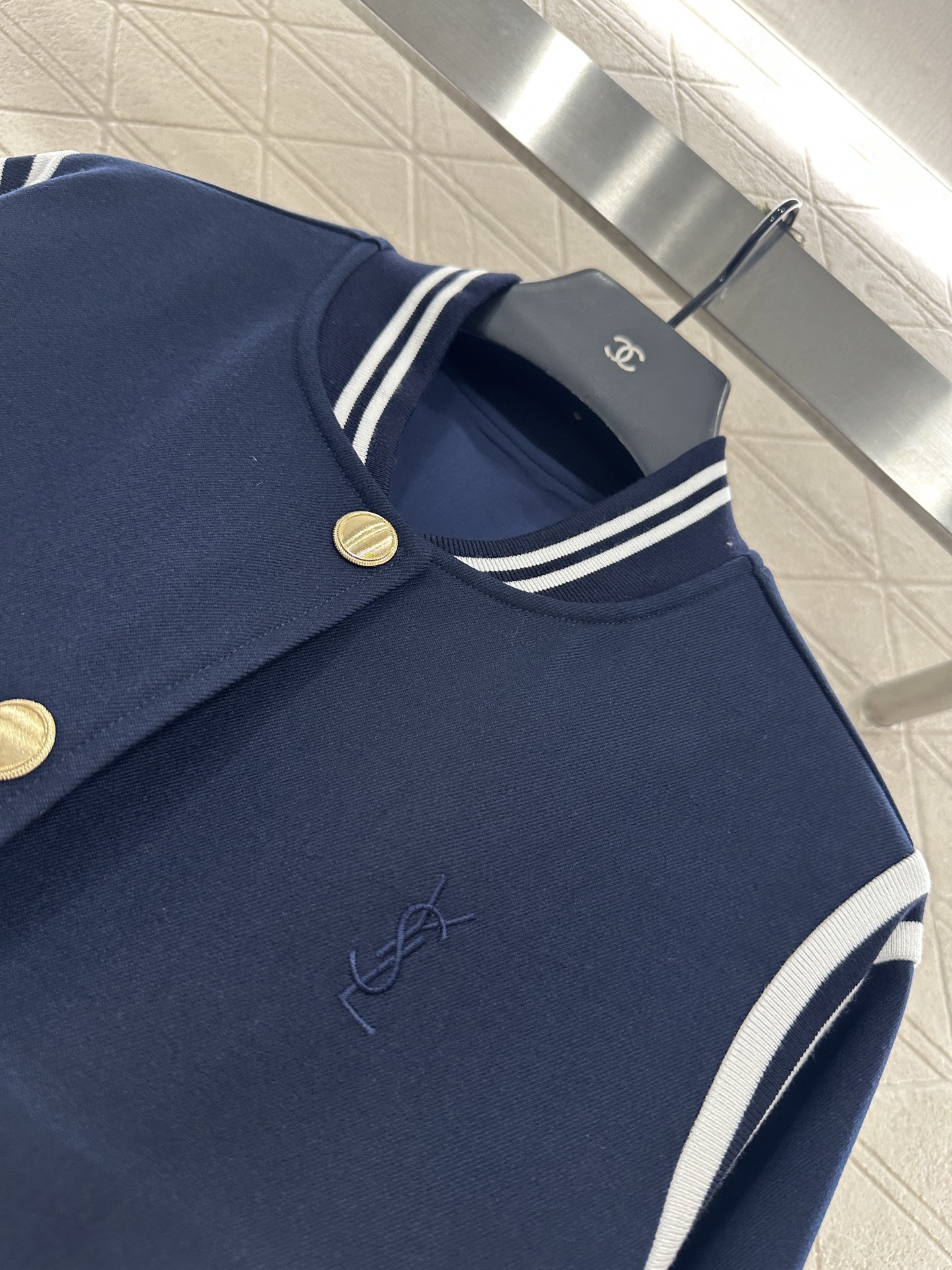 ♥Saint lauren*♥2025新品上架 刺绣棒球外套百褶裙套装定制YB进口材质 质感上乘 舒适防