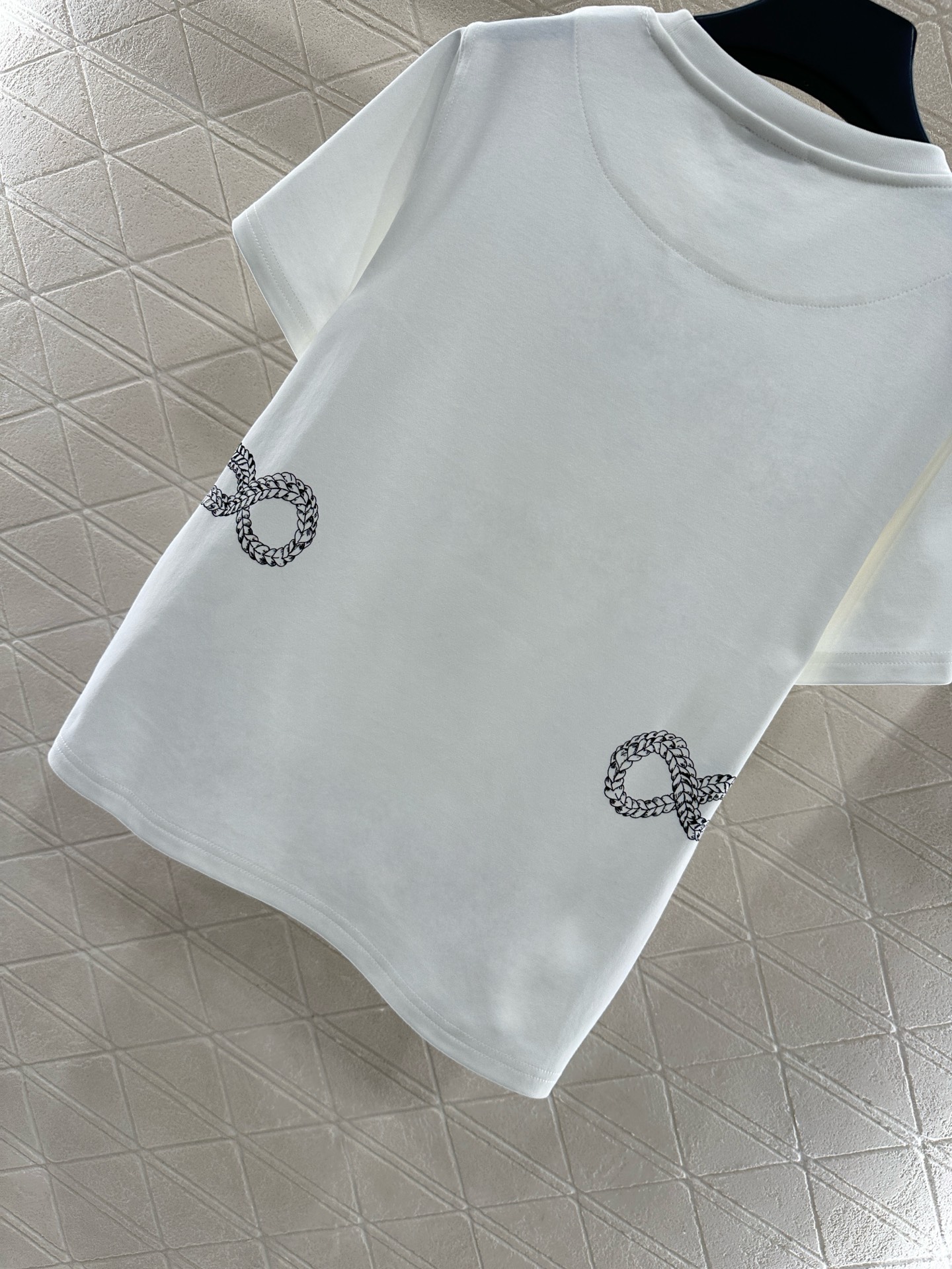 ♥Herme*♥2025新品上架 圆领链扣印花𝑇𝑒𝑒定制YB丝光全棉材质 透气舒适 质感十足 常规短袖T